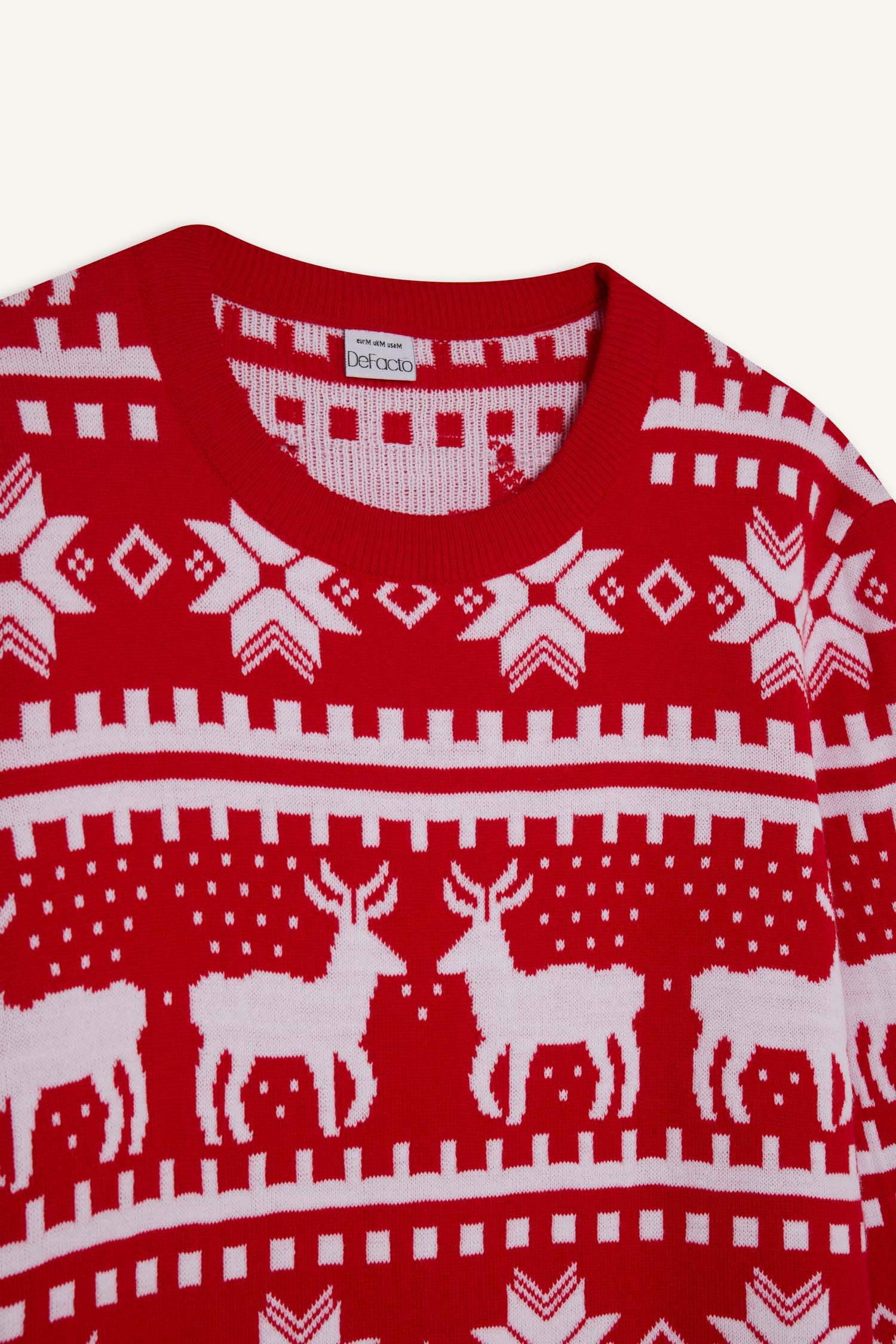 بلوفر تريكو قصة عادية بياقة مستديرة