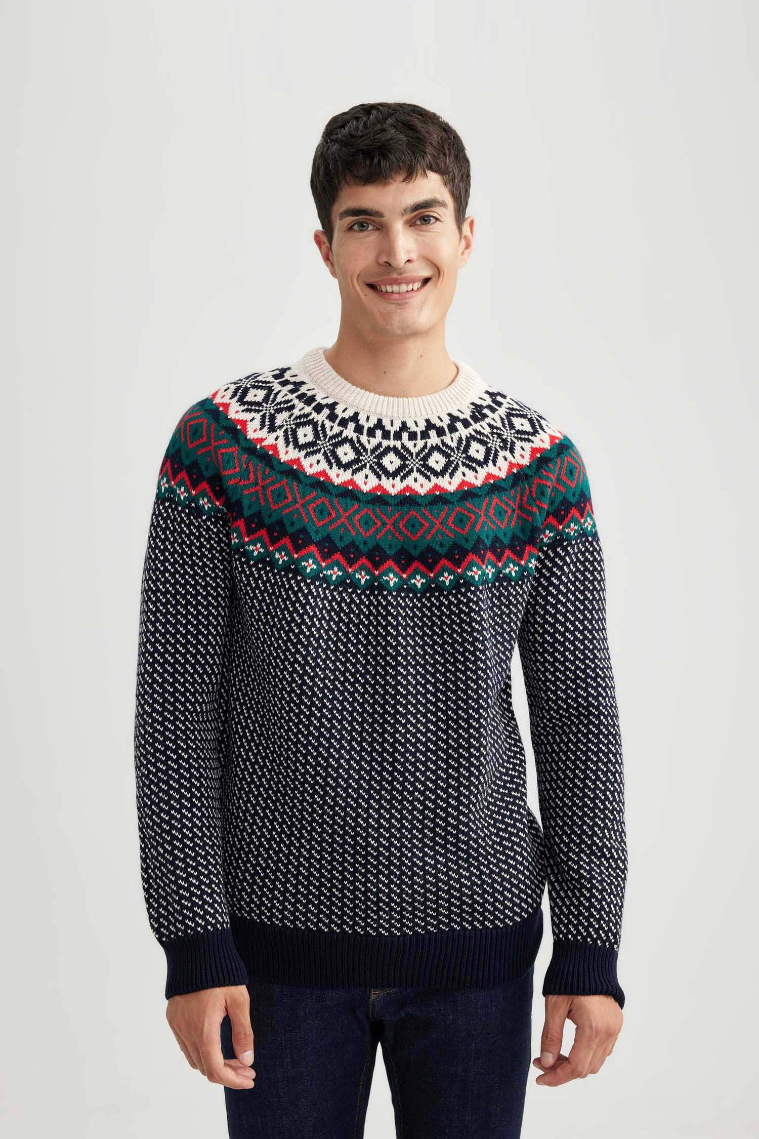 بلوفر تريكو قصة عادية بطبعة كريسماس