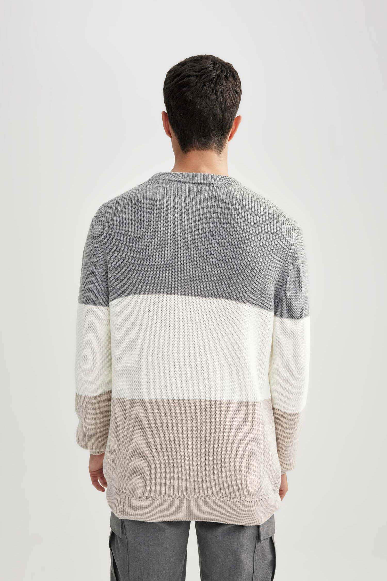 بلوفر تريكو قصة عادية برقبة مستديرة