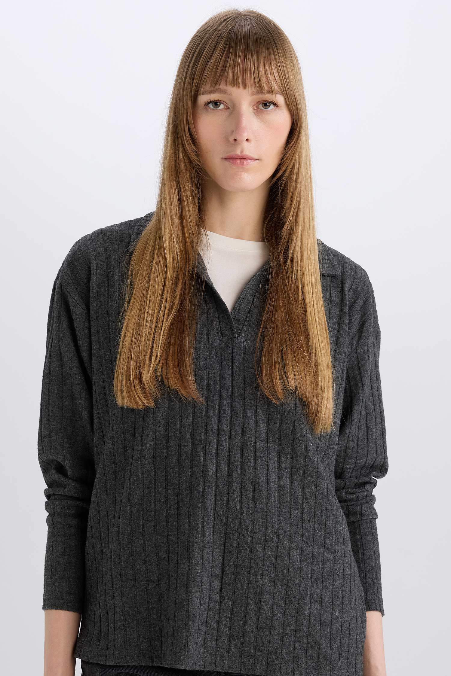 تيشيرت بولو ردن طويل مضلع قصة عادية