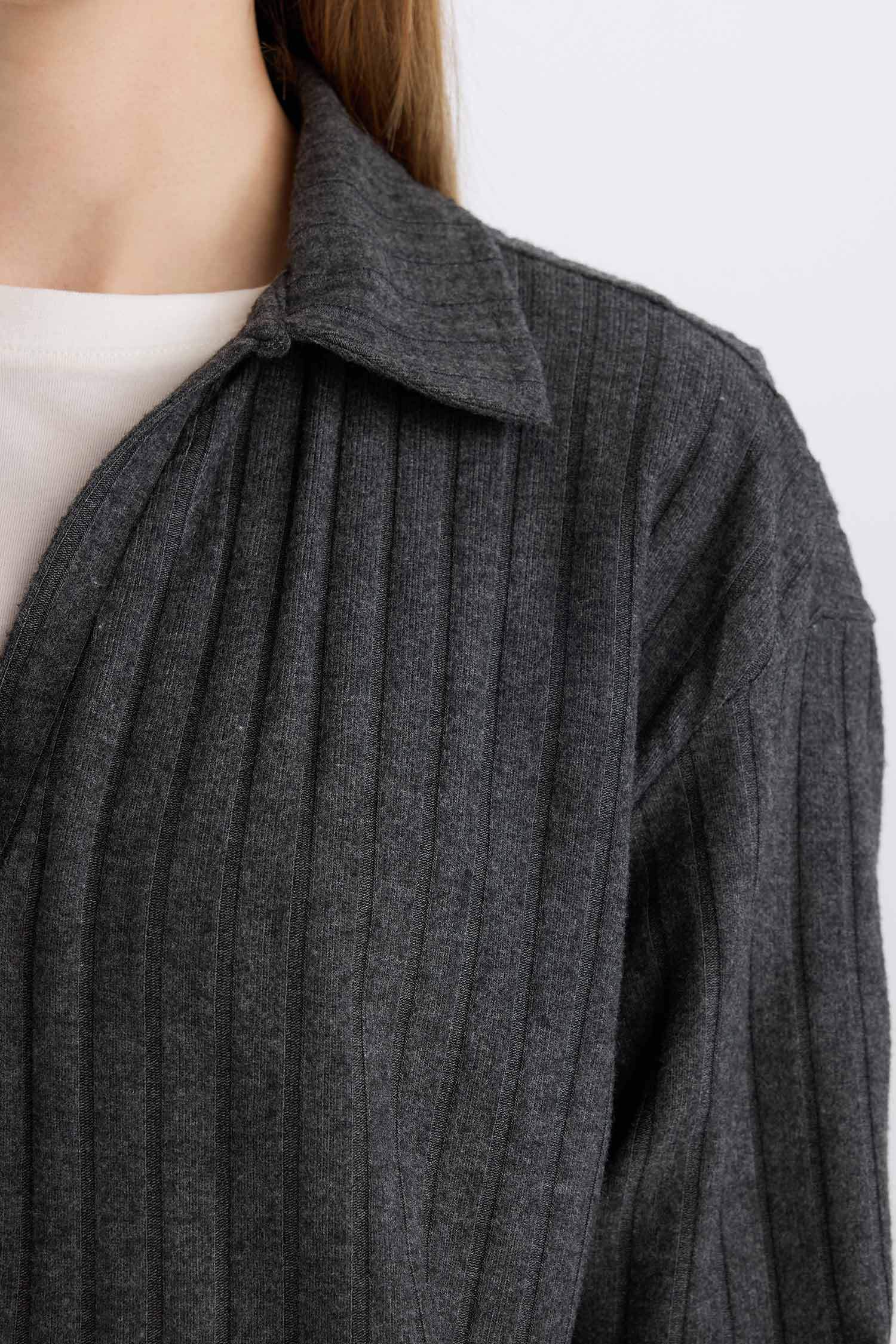 تيشيرت بولو ردن طويل مضلع قصة عادية