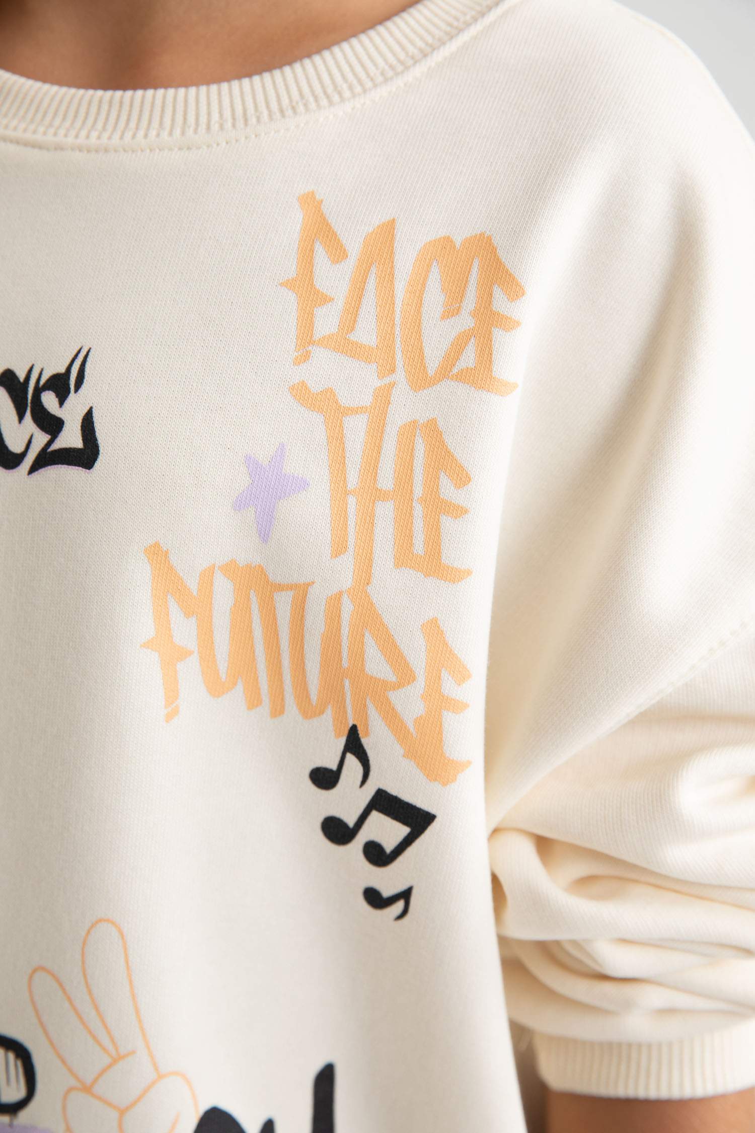 Oversize Fit Crew Neck Sweatshirt