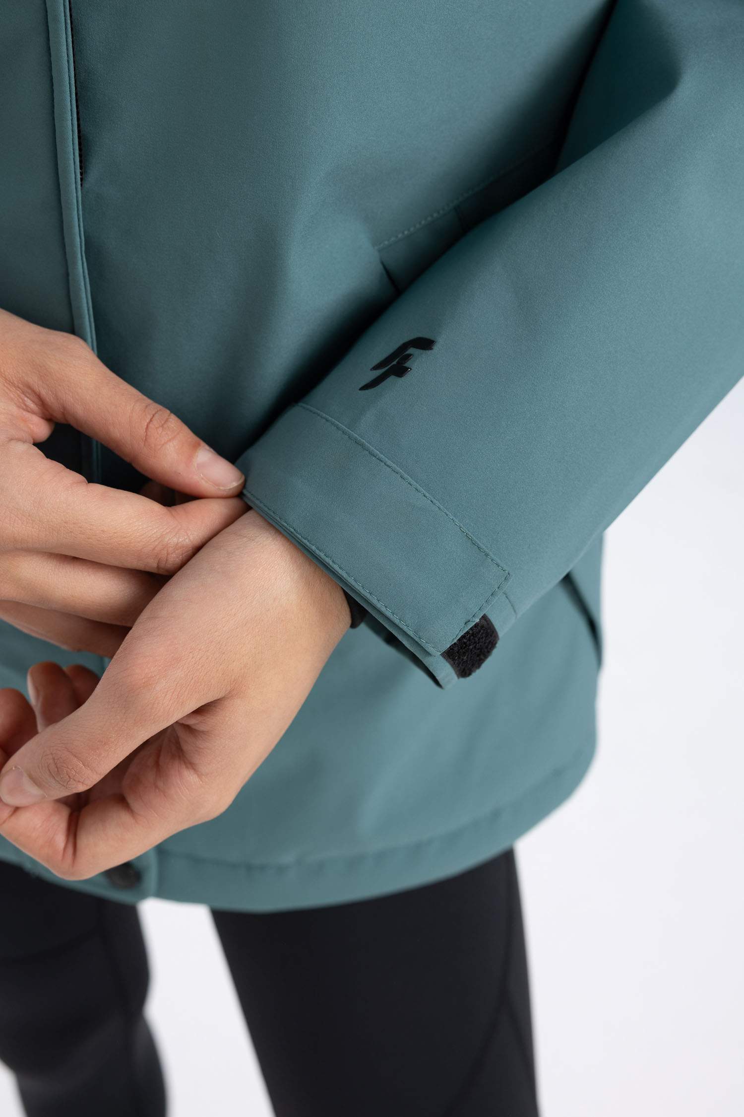 Su İtici Rüzgar Geçirmez Mont Kapüşonlu Fermuarlı Çıtçıtlı