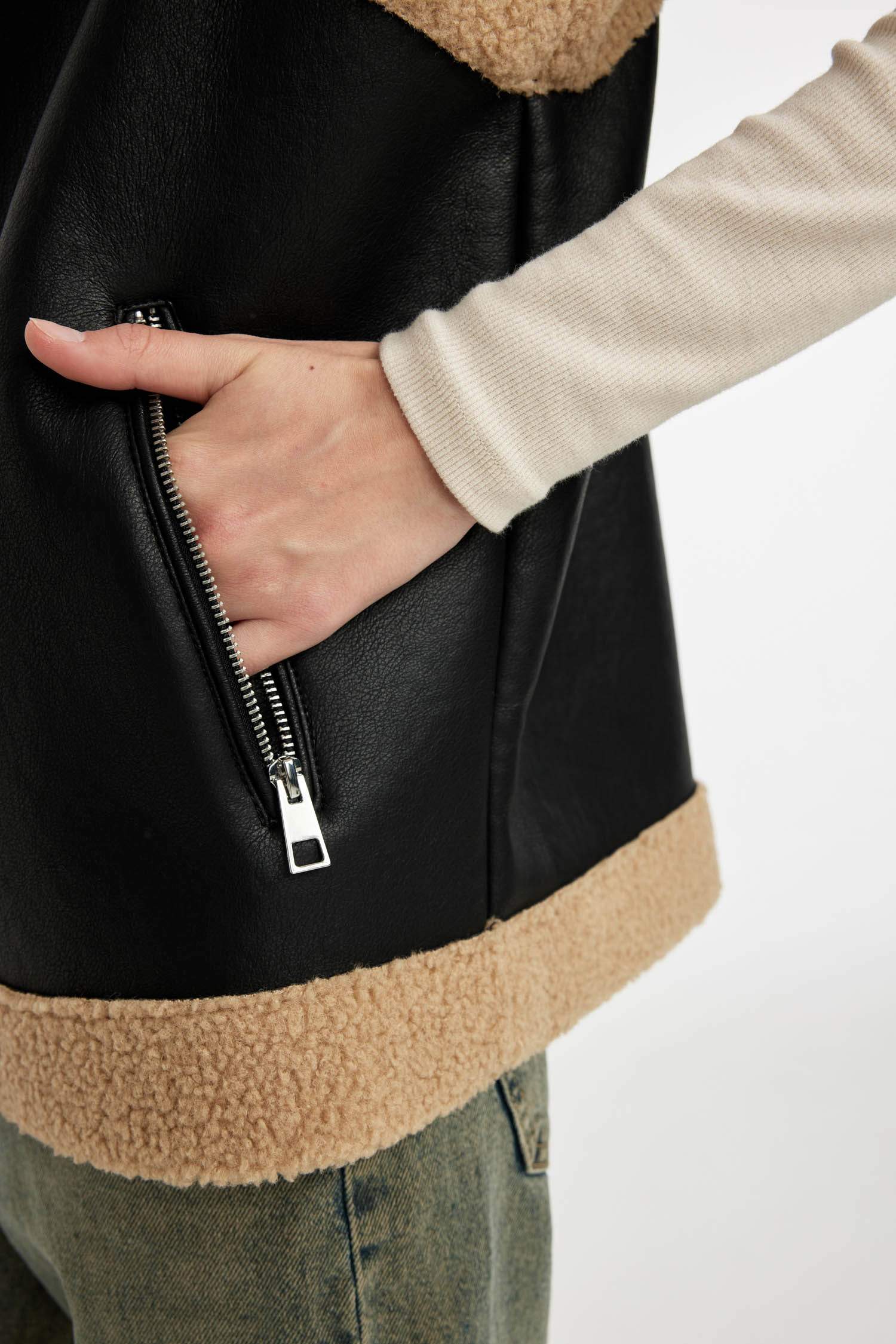 Su Geçirmez Regular Kalıp İçi Suni Kürklü Fermuarlı Suni Deri Yelek