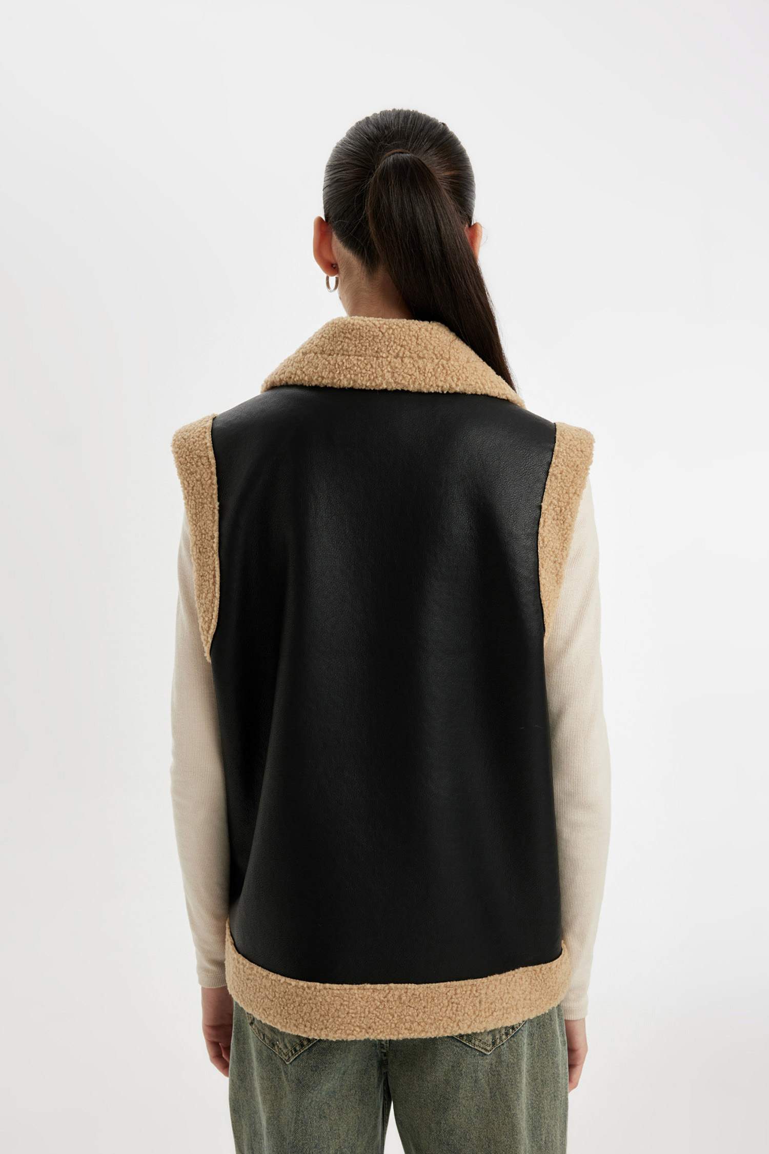 Su Geçirmez Regular Kalıp İçi Suni Kürklü Fermuarlı Suni Deri Yelek