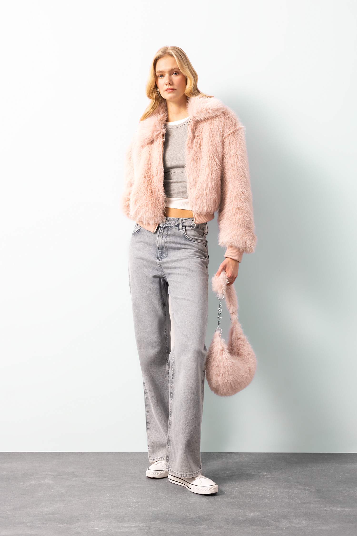 Pink Woman Faux Fur 2934644 | DeFacto