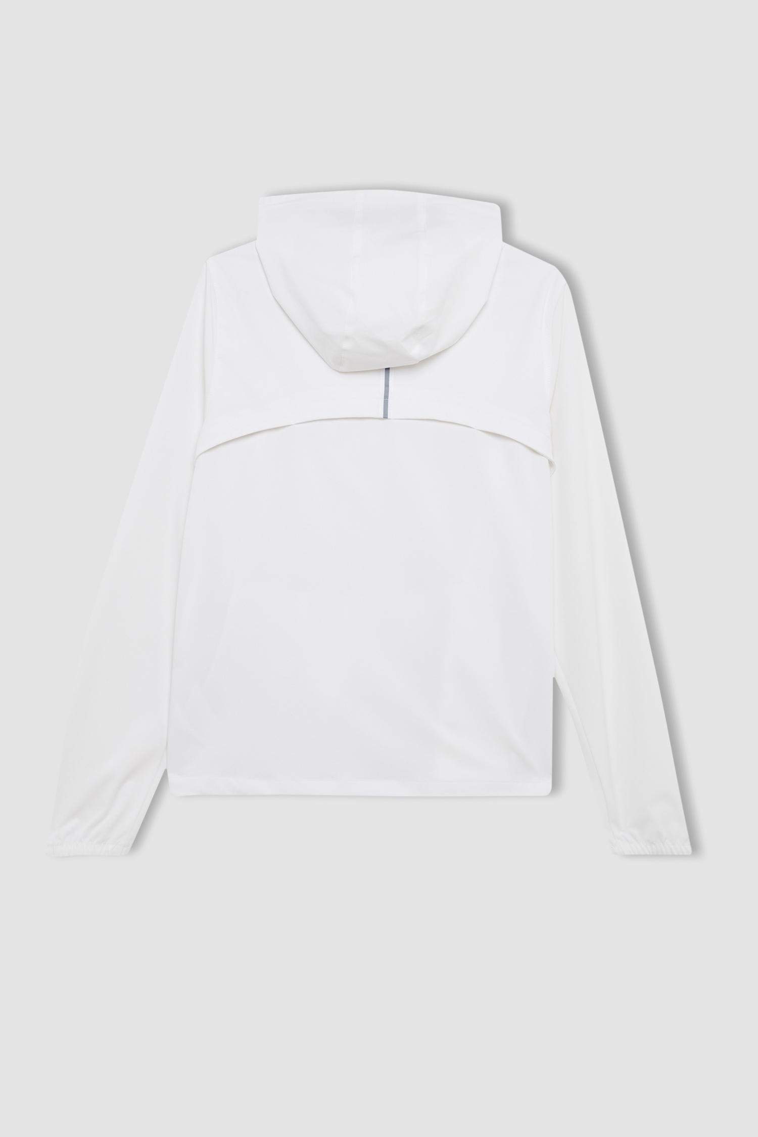 جاكيت خفيف أبيض وتر بروف سليم فيت بكابيشون من DeFactoFit