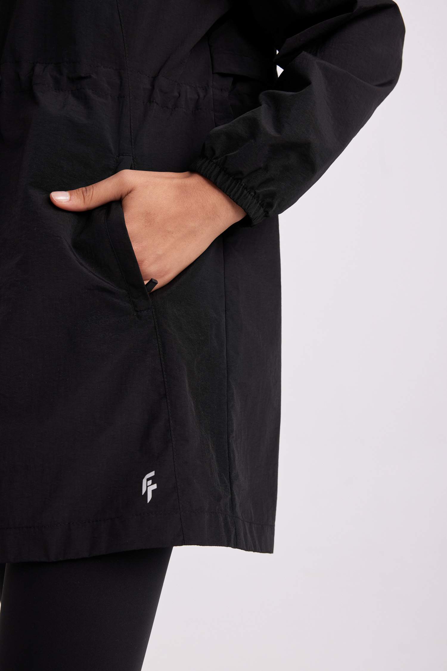 Su İtici İnce Uzun Rüzgar Geçirmez Mont Slim Fit Dar Kesim Gizli Kapüşonlu Beli Büzgülü Cepli Mevsimlik Baharlık