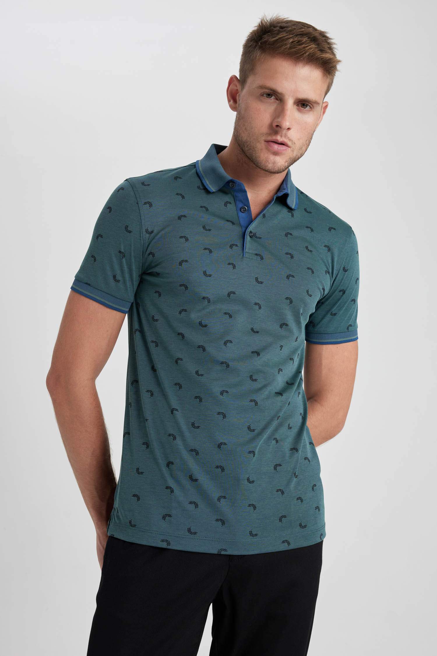 Slim Fit Polo Neck Printed Short Sleeve T-Shirt