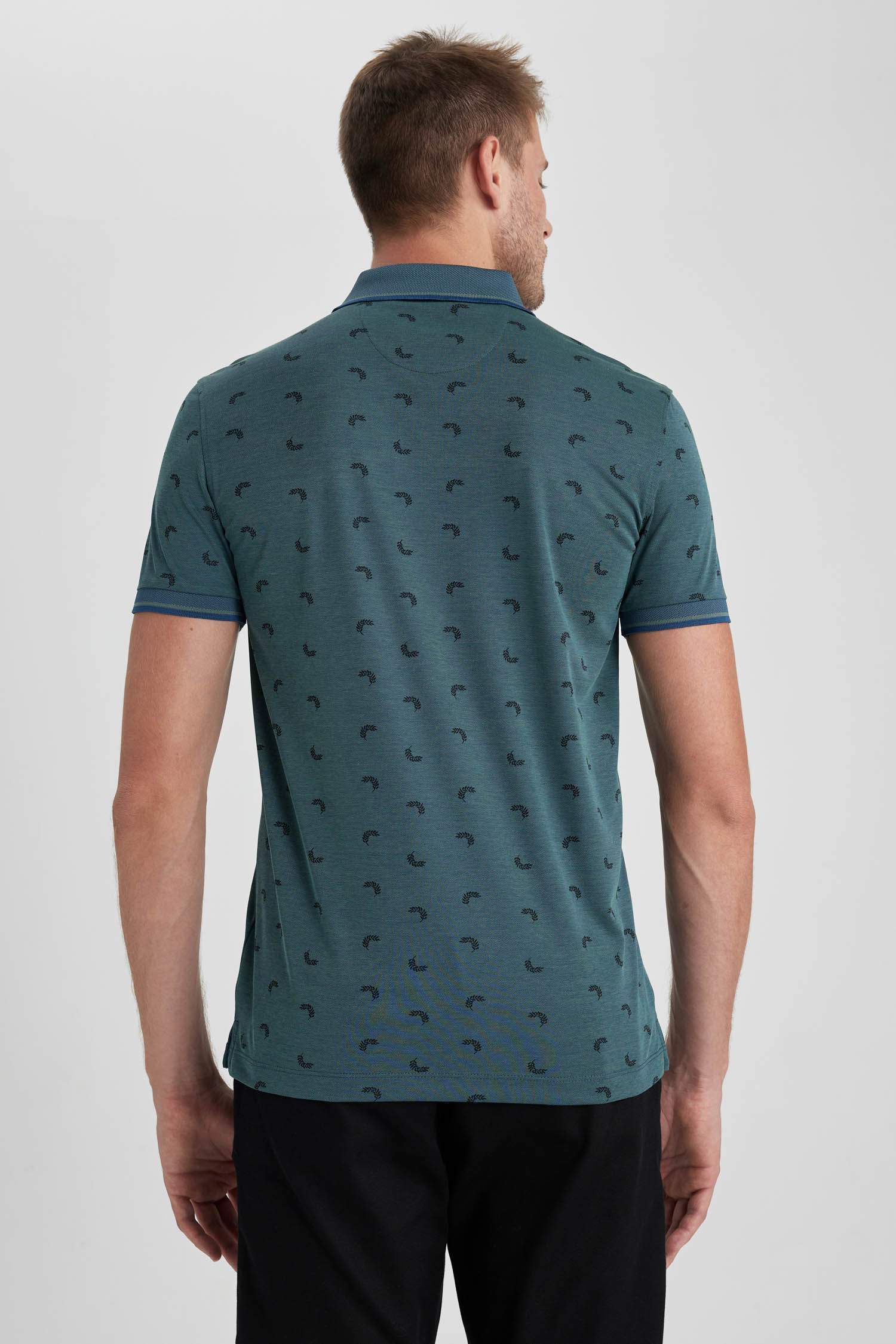 Slim Fit Polo Neck Printed Short Sleeve T-Shirt