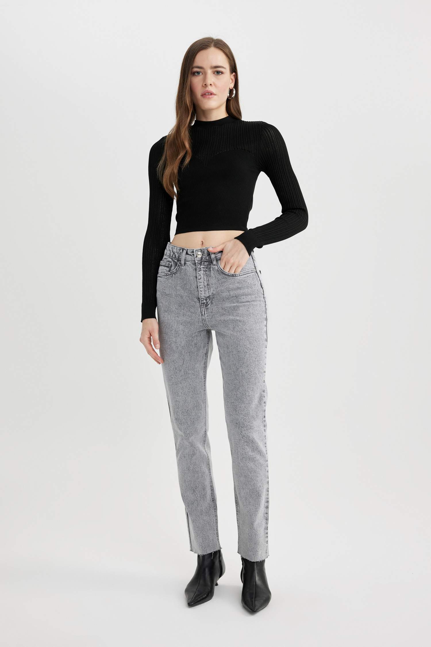 بلوفر كروب تريكو قصة عادية برقبة مستديرة