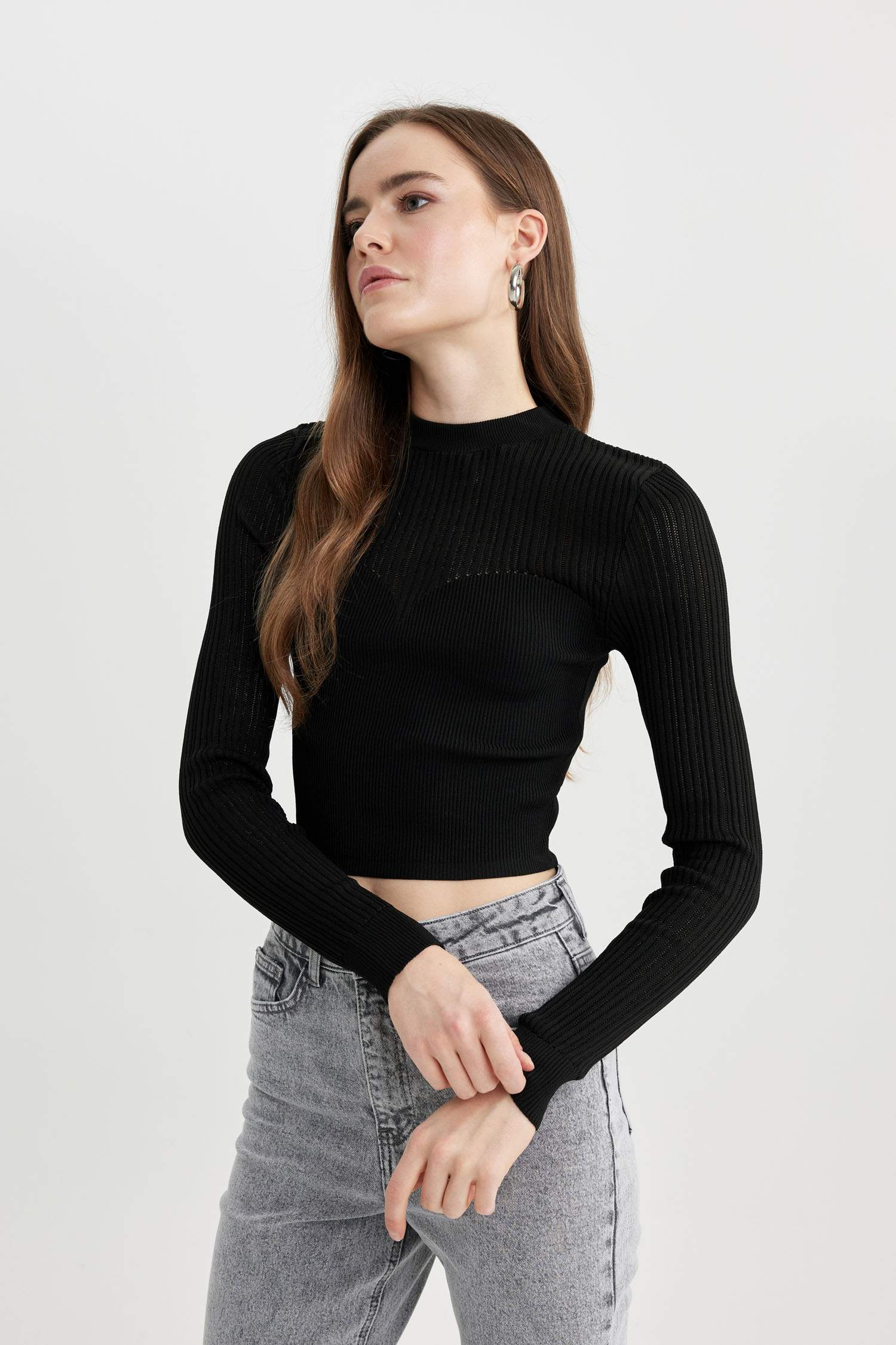 بلوفر كروب تريكو قصة عادية برقبة مستديرة