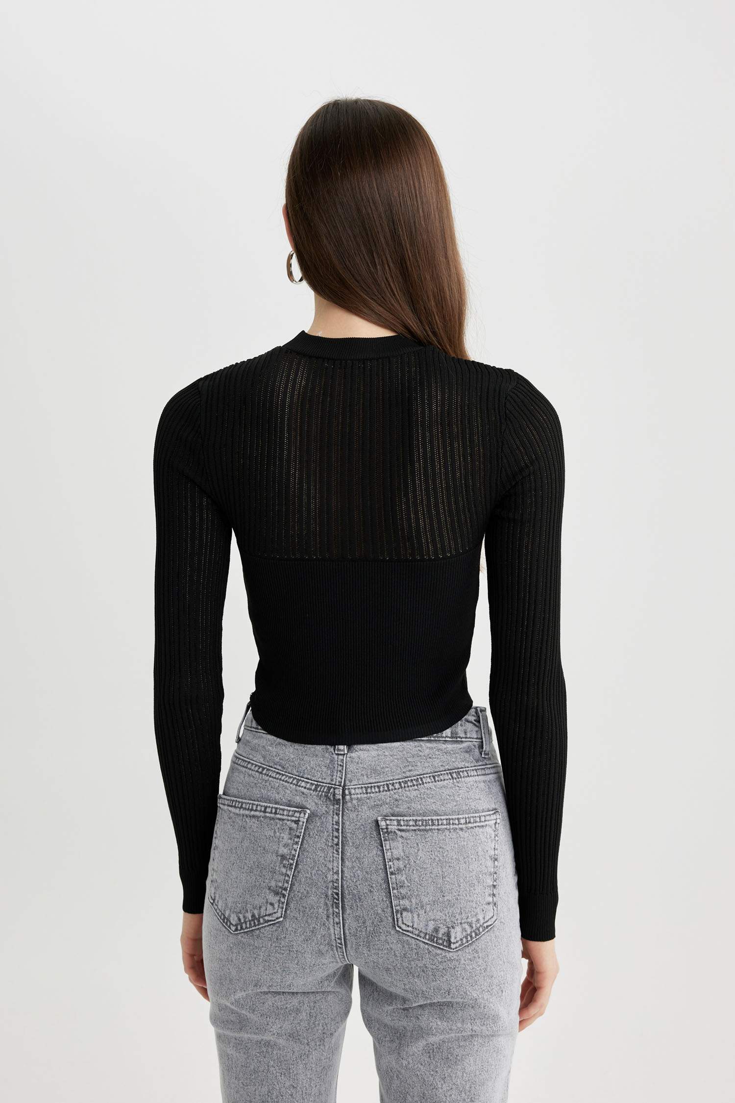 بلوفر كروب تريكو قصة عادية برقبة مستديرة