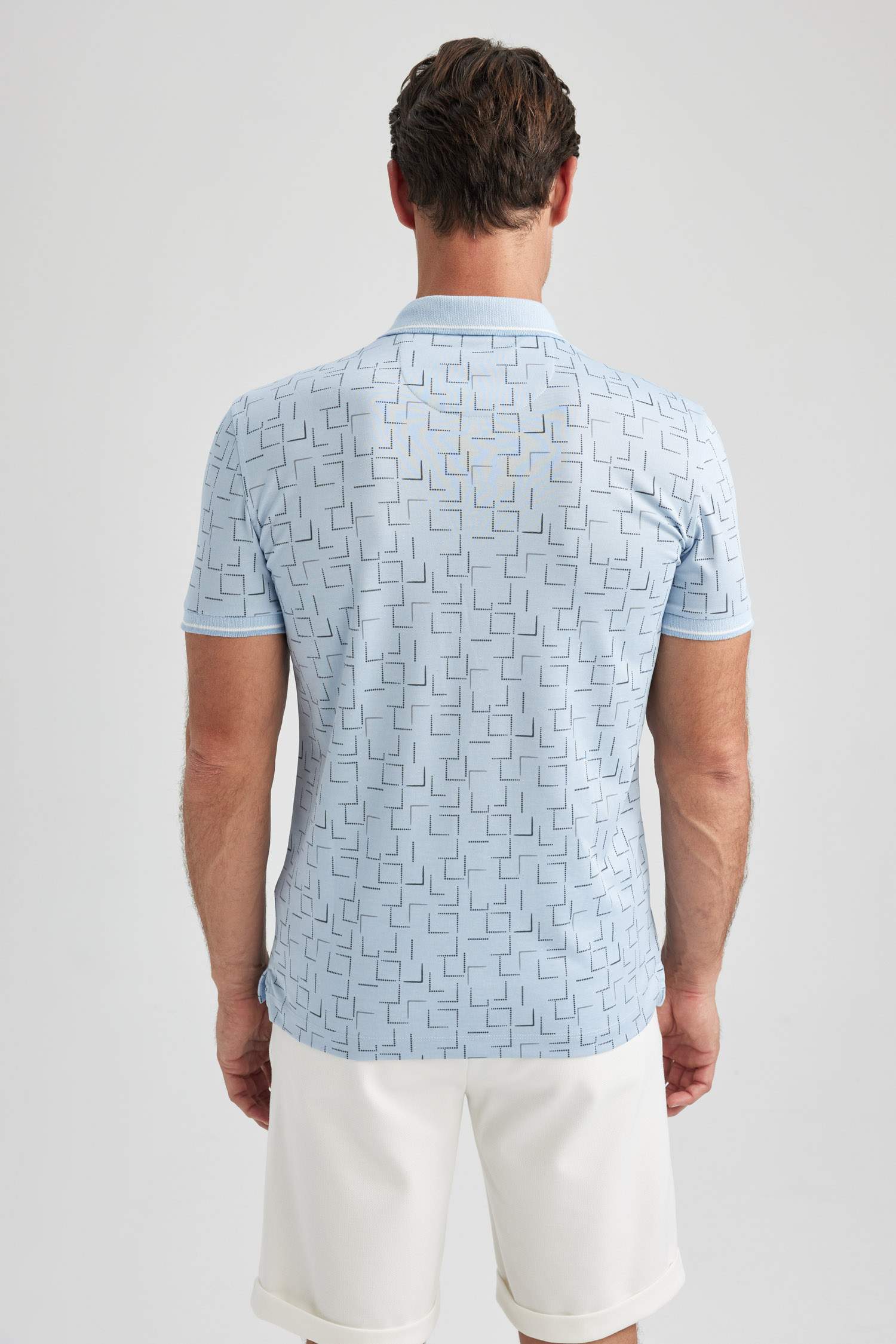 түймелі поло жағасы орташа Поло