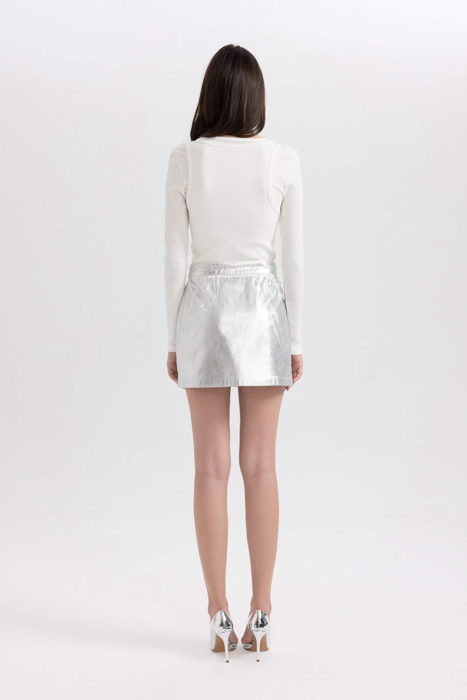 A Kesim Parlak Mini Etek