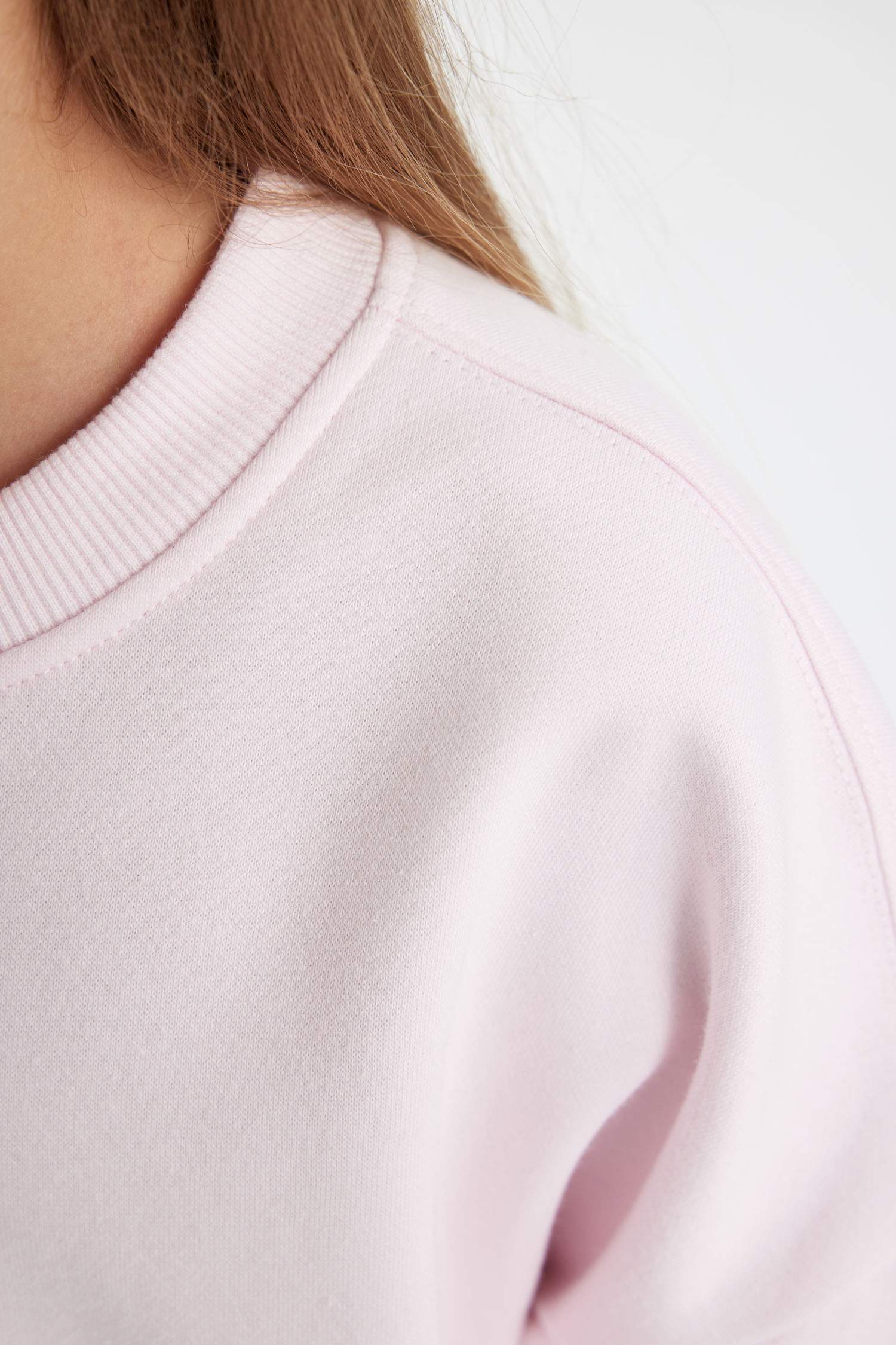 Свитшот оверсайз с круглым вырезом для девочек