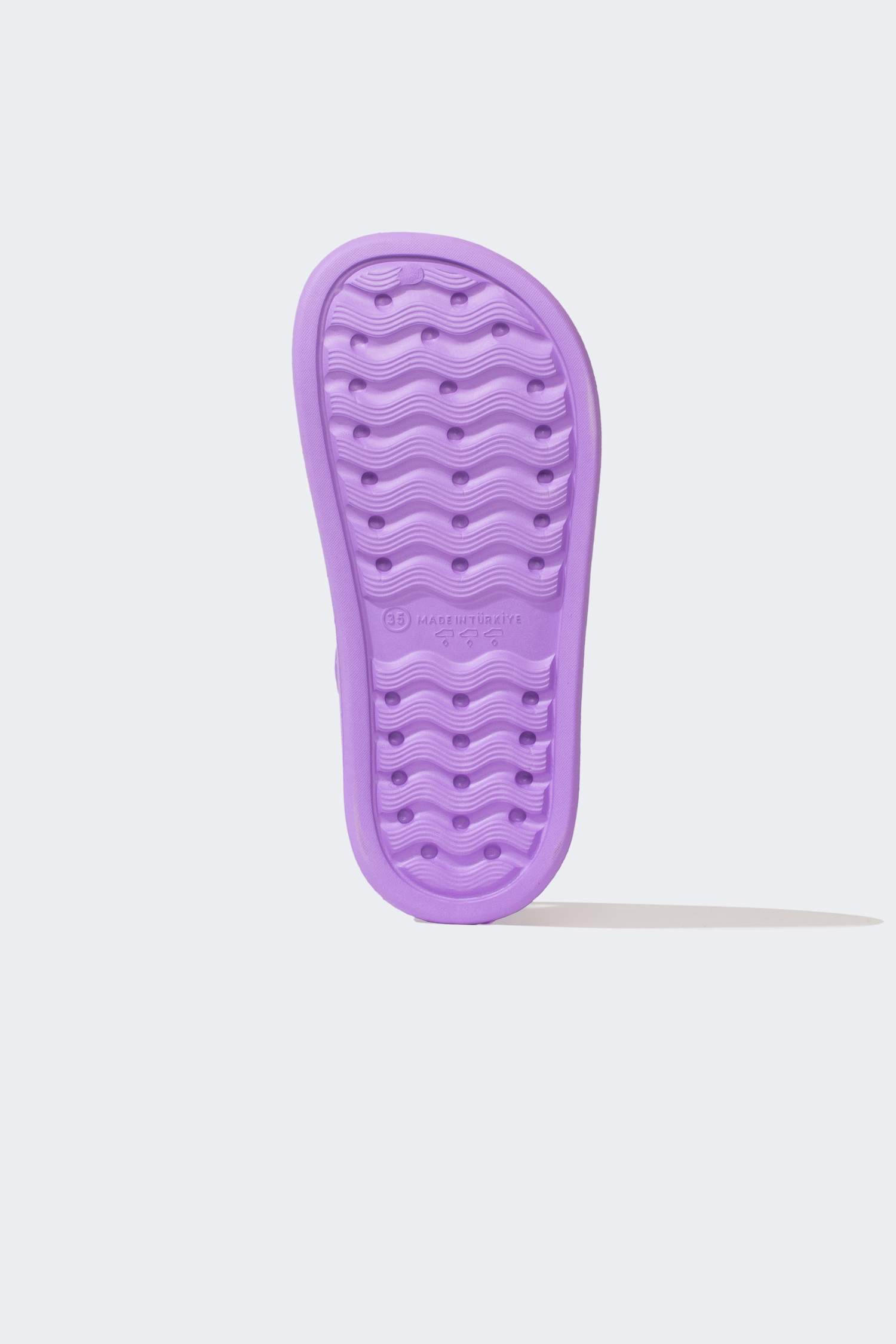 صندل بكعب عالي