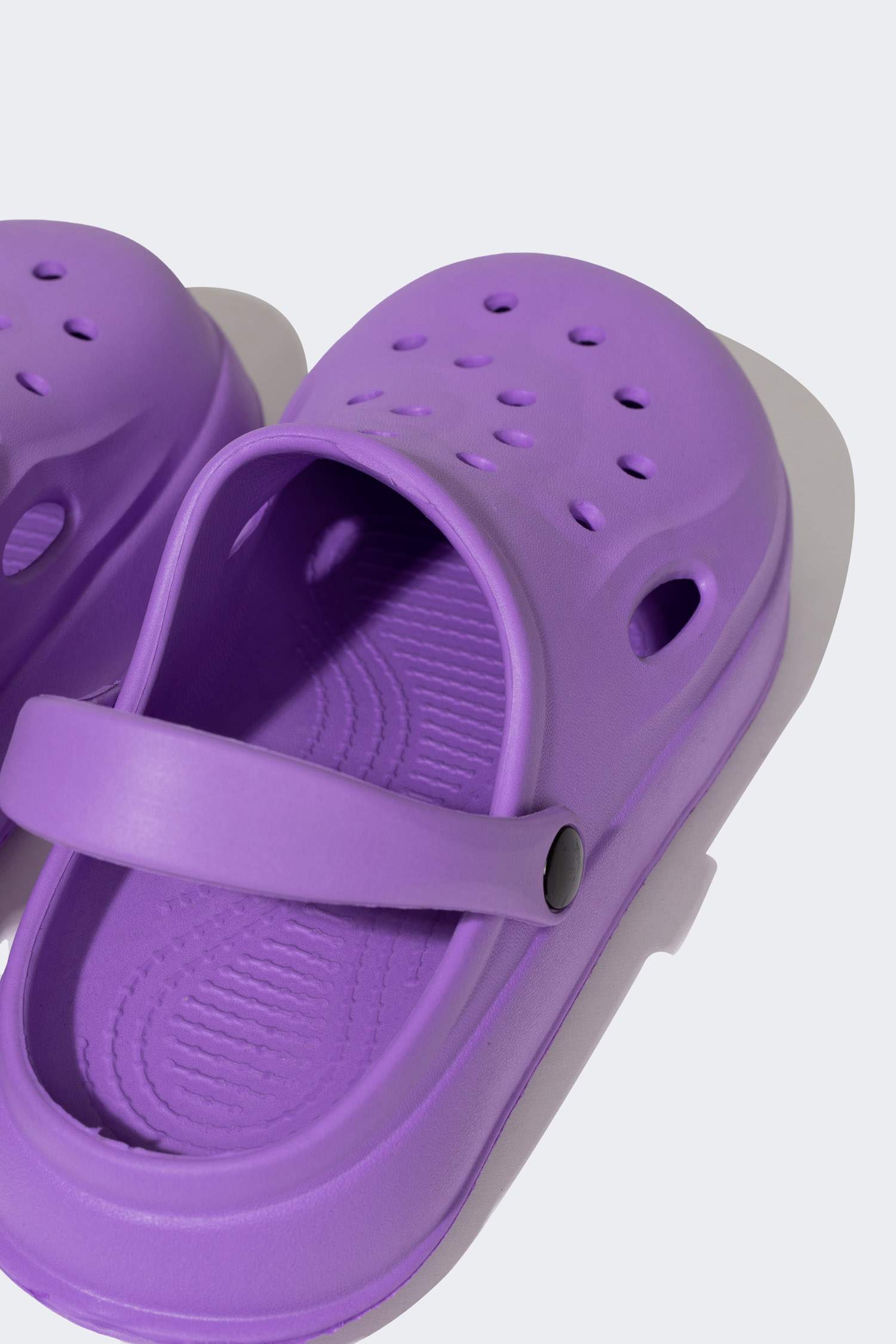 صندل بكعب عالي