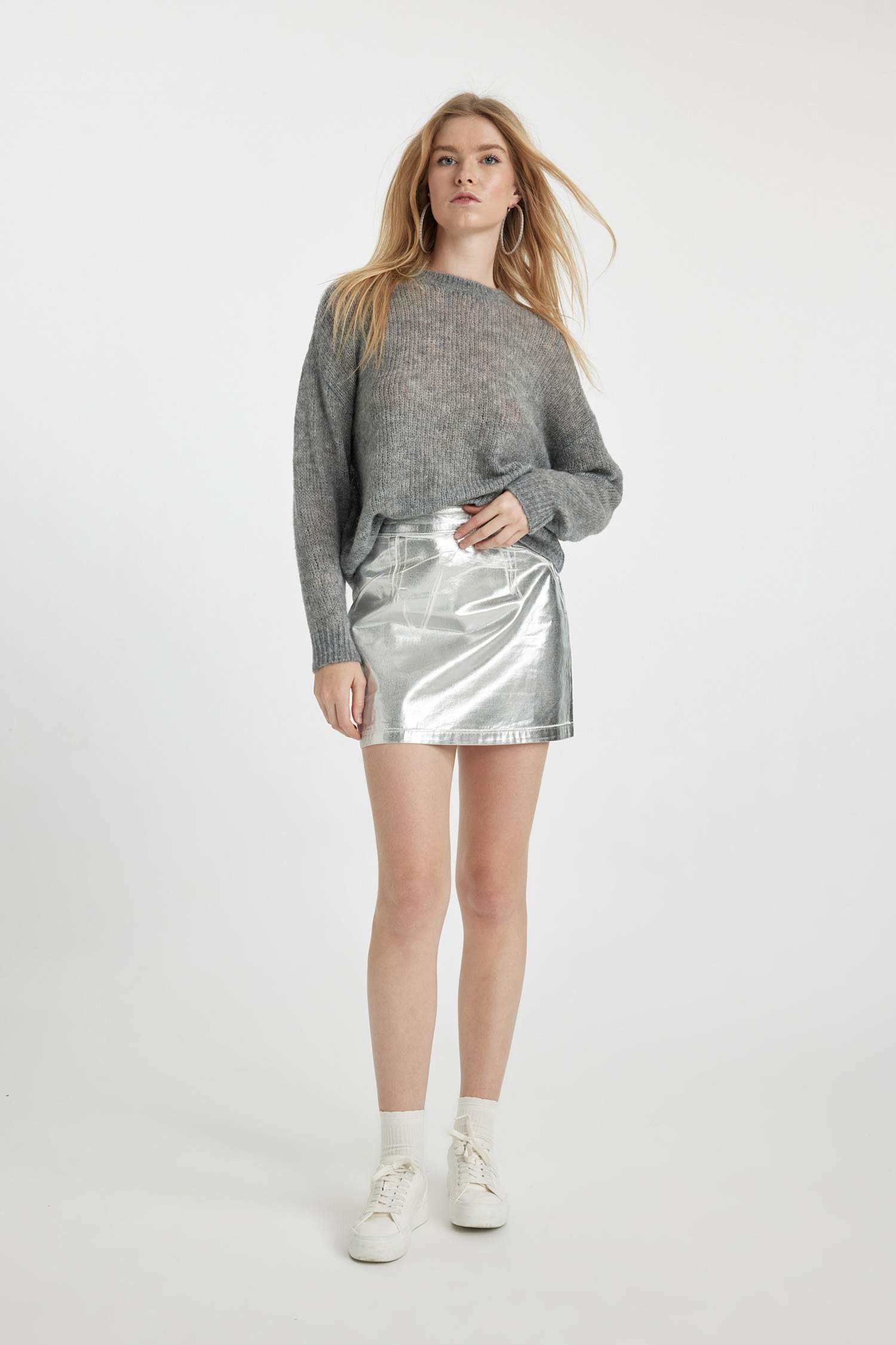 بلوز صوف تريكو قصة عادية برقبة مستديرة