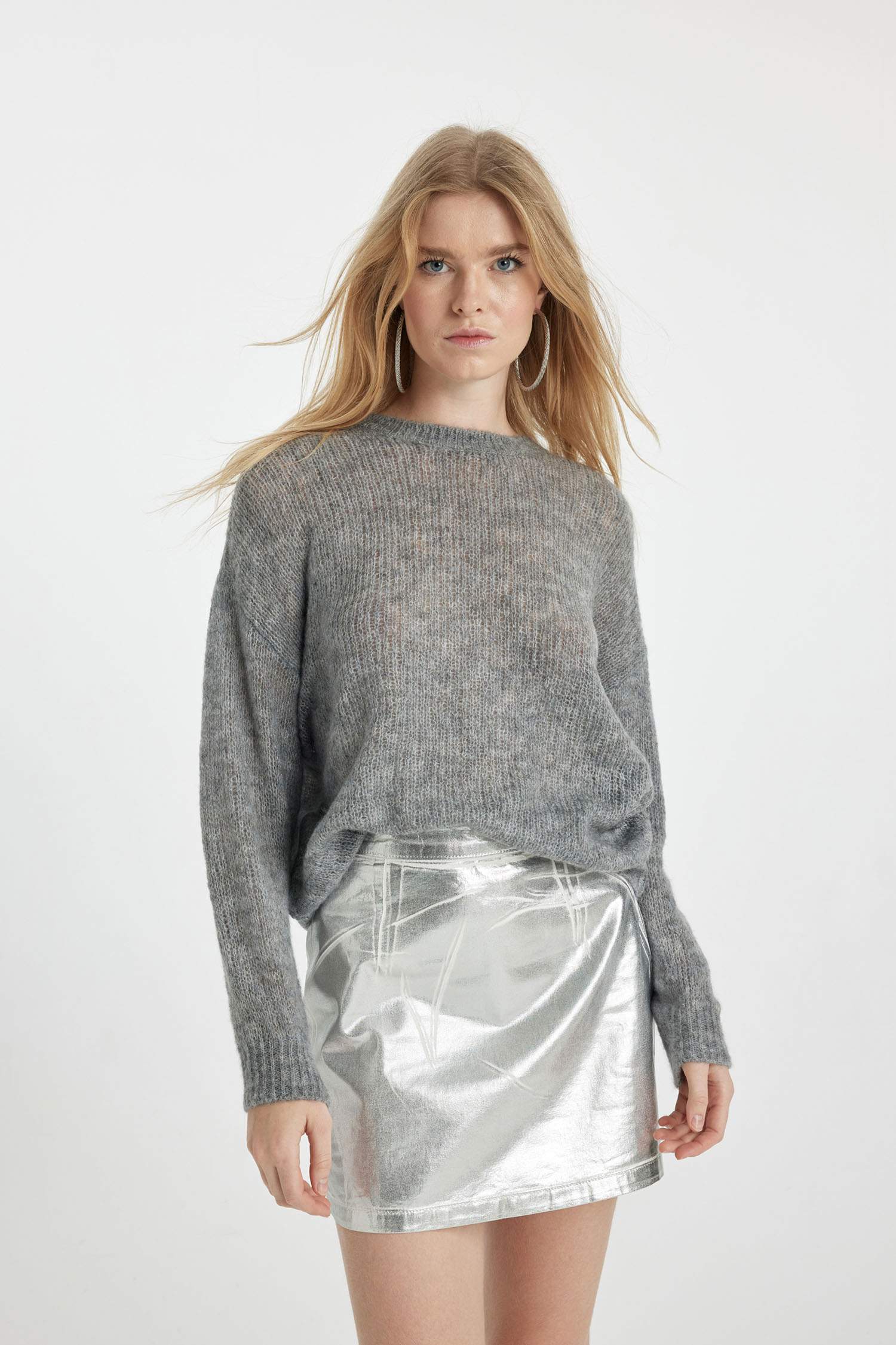 بلوز صوف تريكو قصة عادية برقبة مستديرة