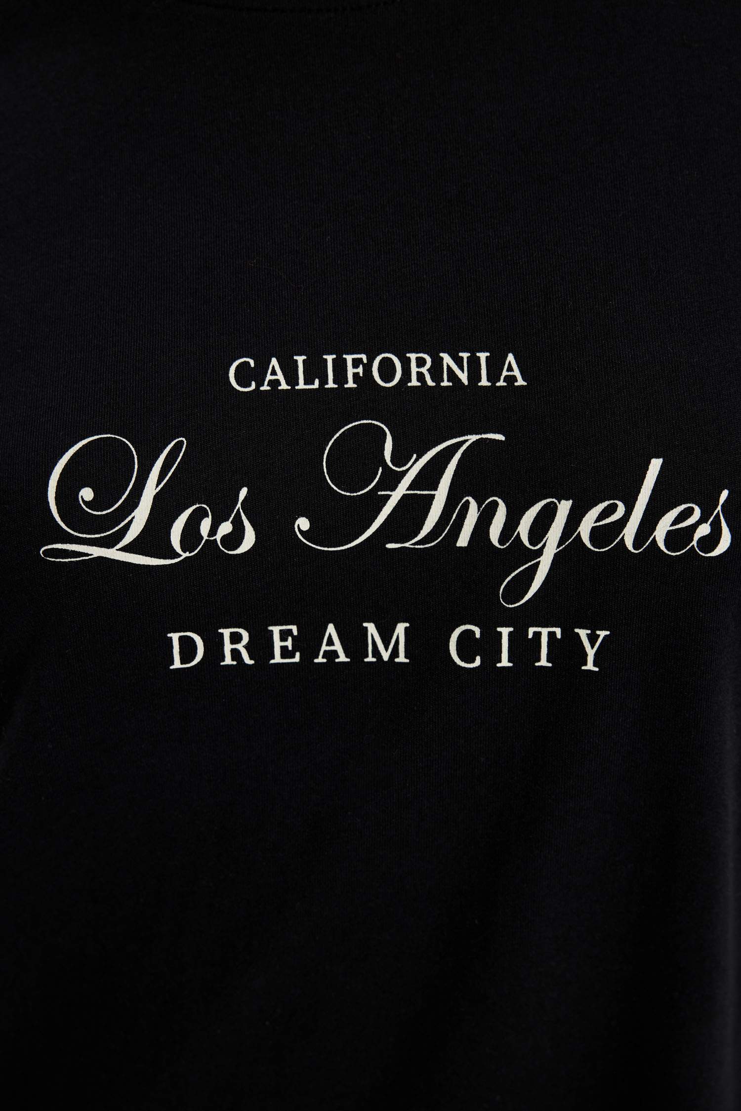 تونيك كم طويل بطبعة شعار قصة عادية