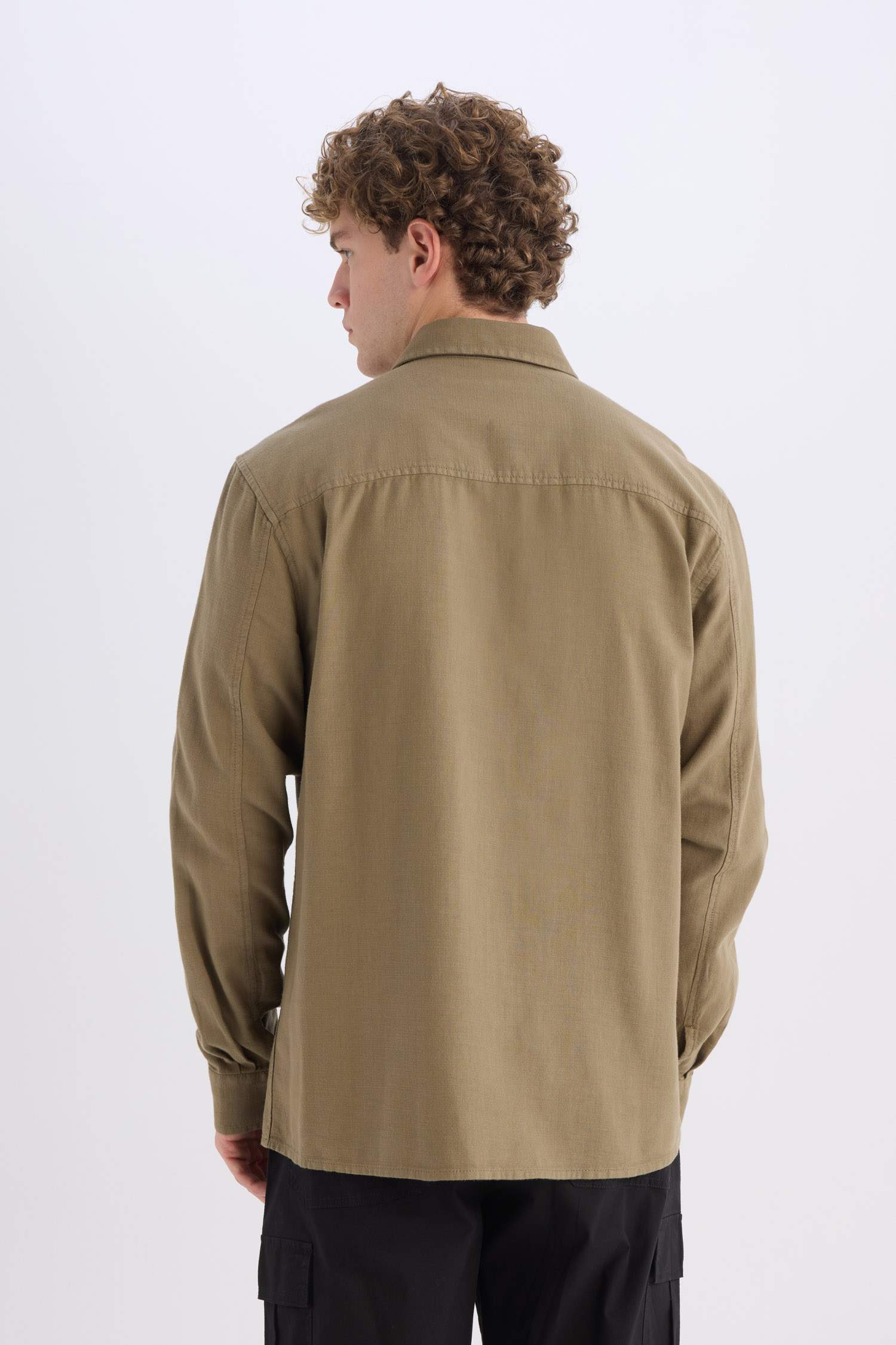 قميص ردن طويل قطن بقصة عادية