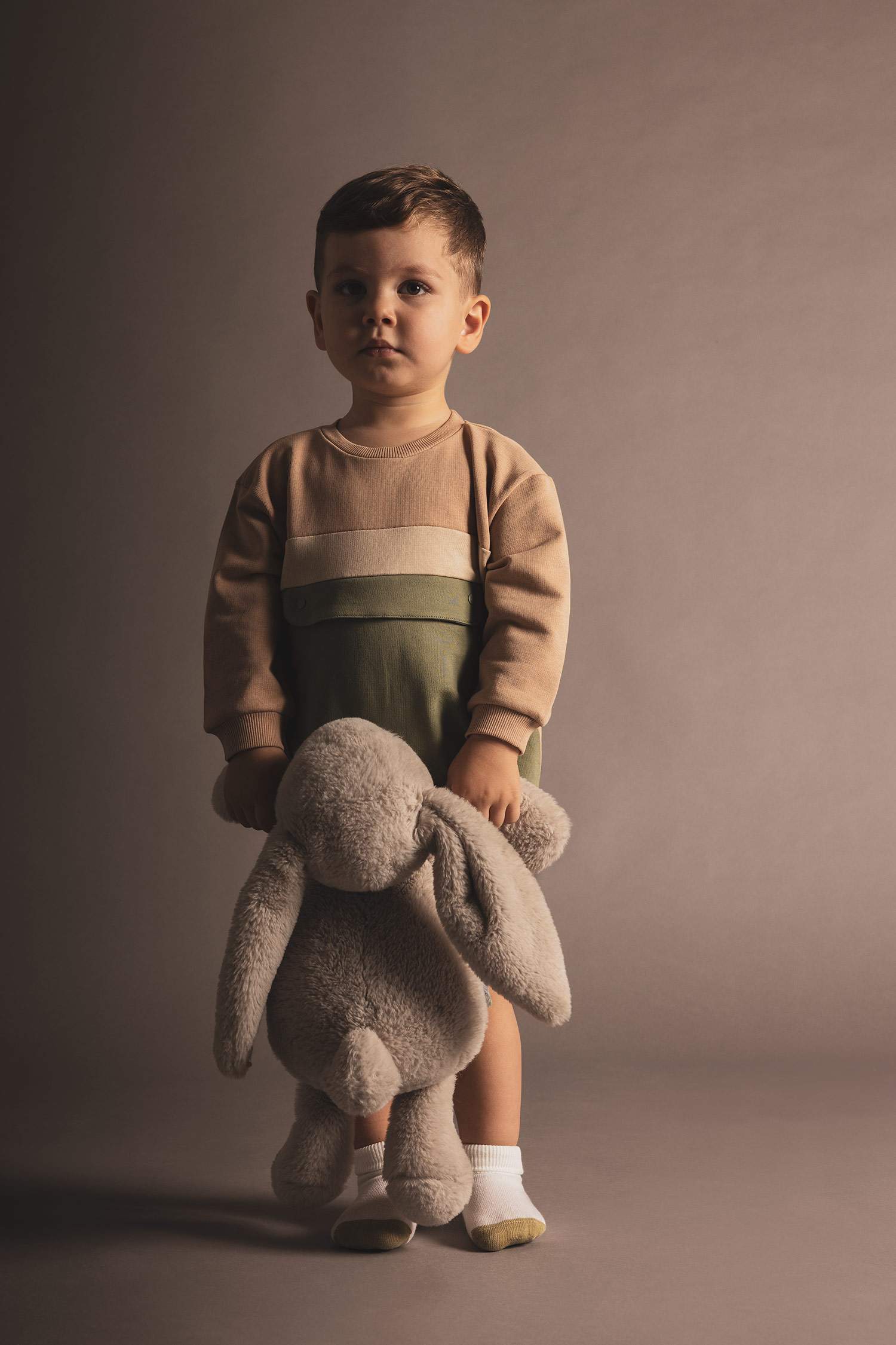 طقم ولادي حديثي الولادة جمبسوت وجوارب - قطعتين