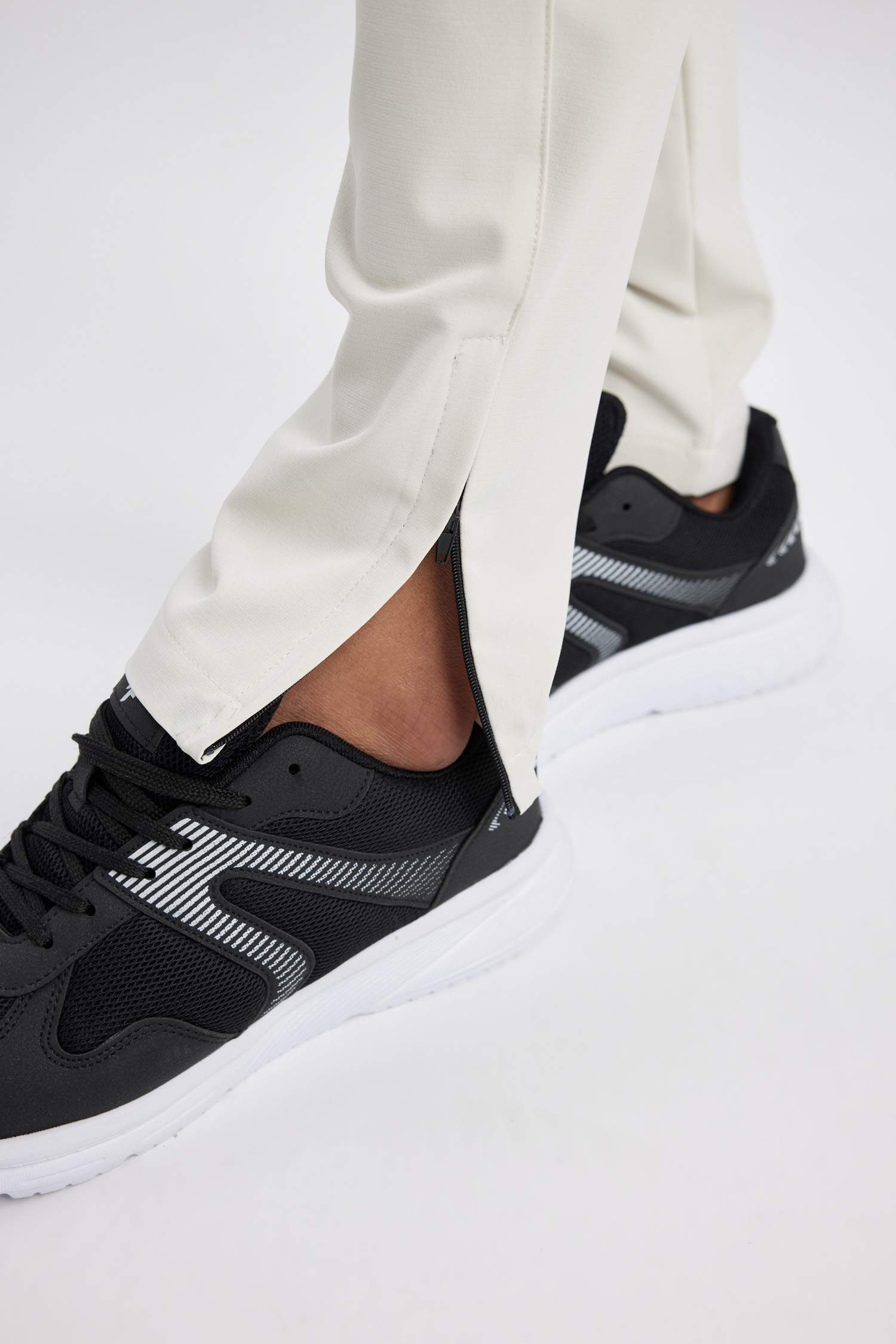 DeFactoFit Slim Fit Zippered Leg Woven Jogger Sweatpants