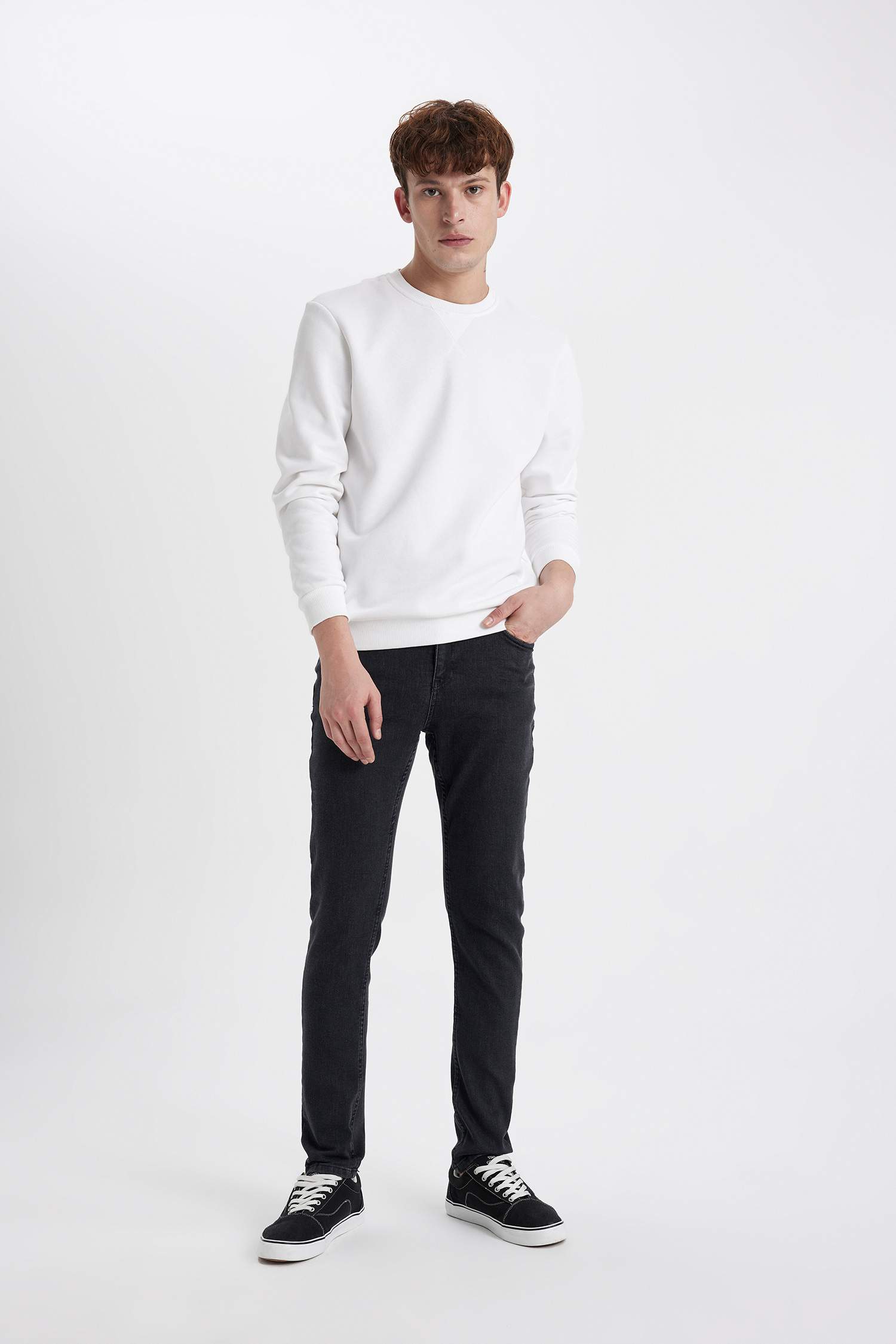 بنطلون جينز سوبر سكيني فيت