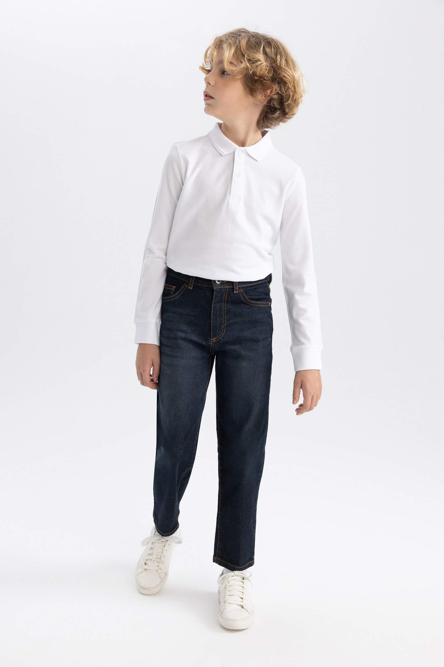 بنطرون جينز ولادي قصة فضفاضة