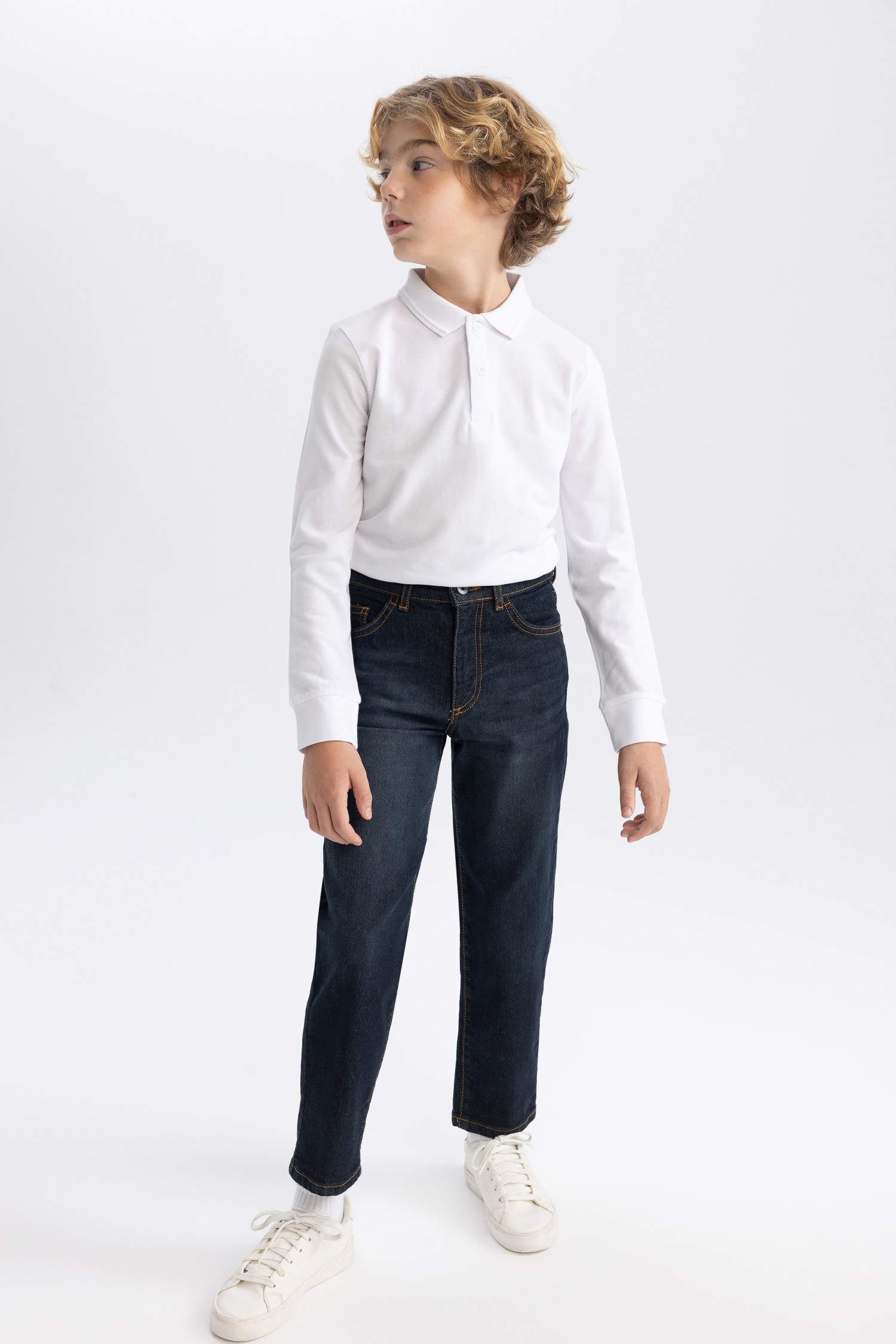 بنطرون جينز ولادي قصة فضفاضة