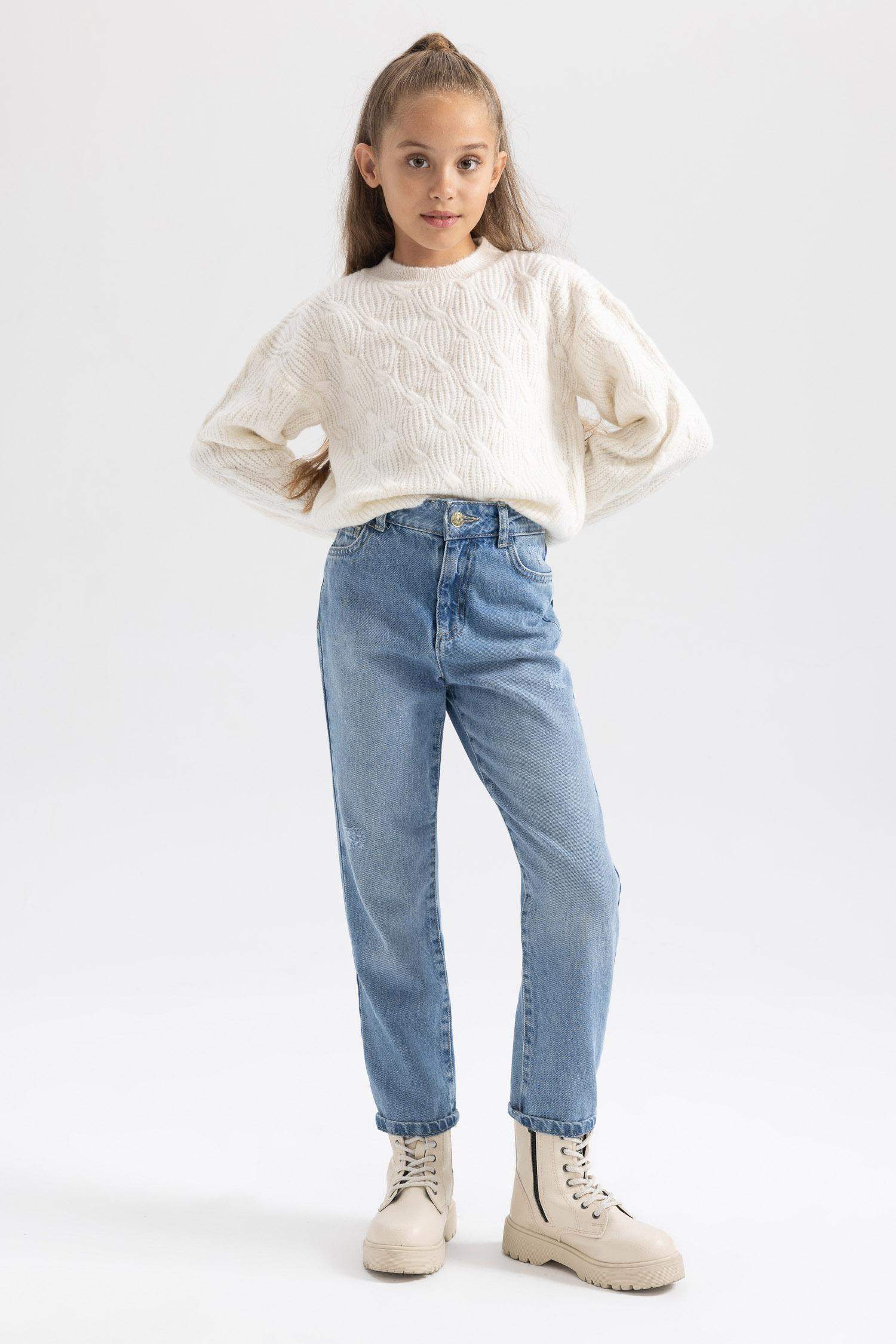 Свитер стандартного кроя с круглым вырезом для девочек