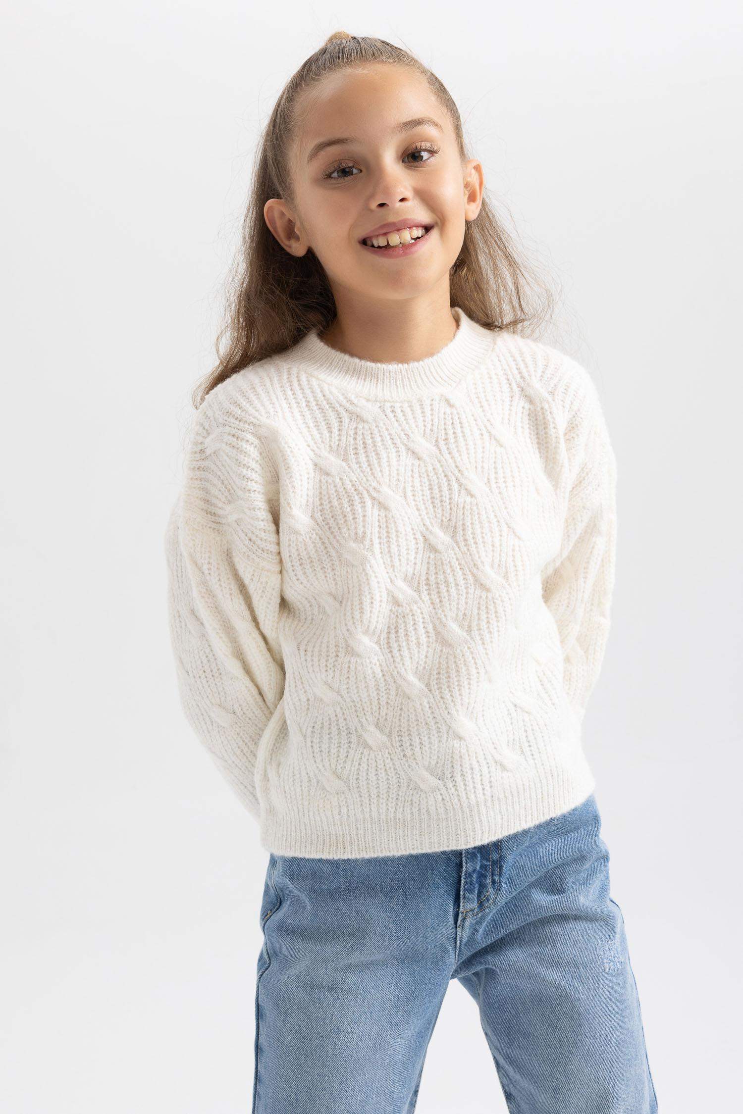 Свитер стандартного кроя с круглым вырезом для девочек