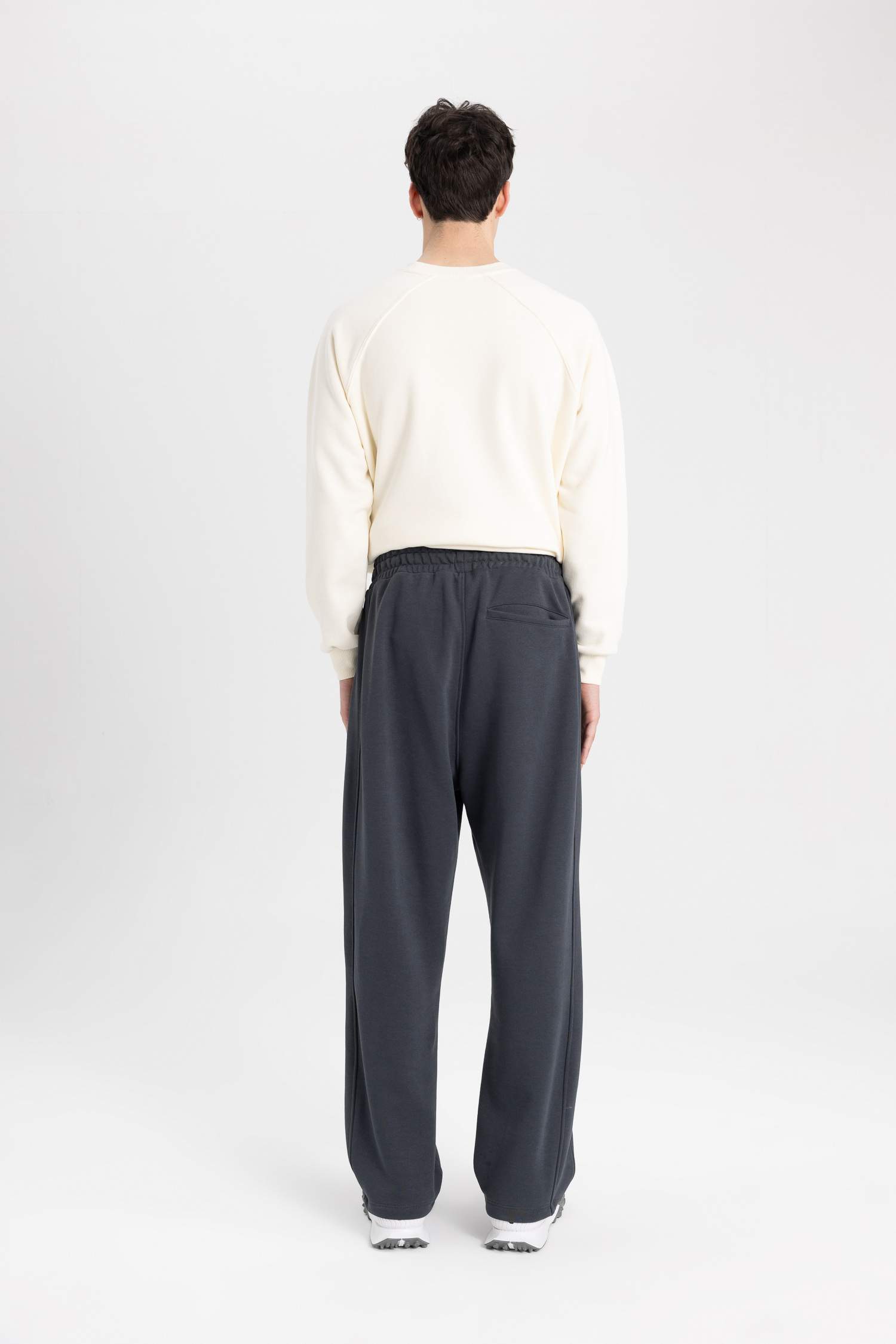 Eşofman Altı Oversize Geniş Kalıp Cepli Düz Paça