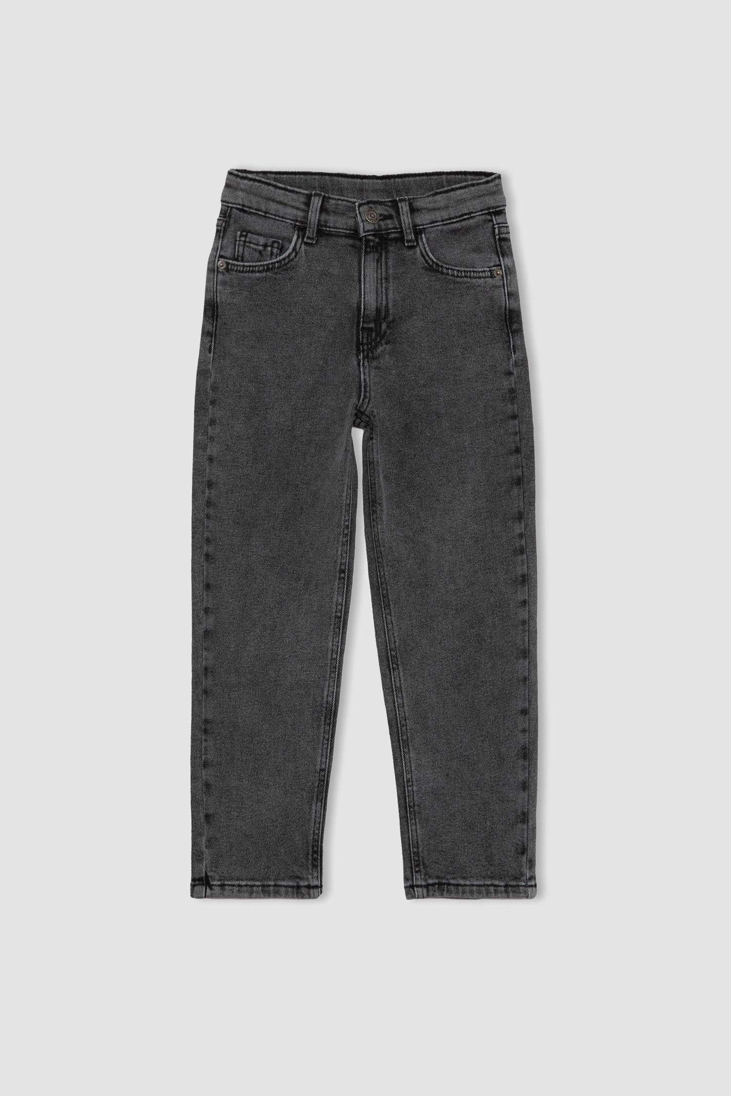 Boy Loose Fit Jeans