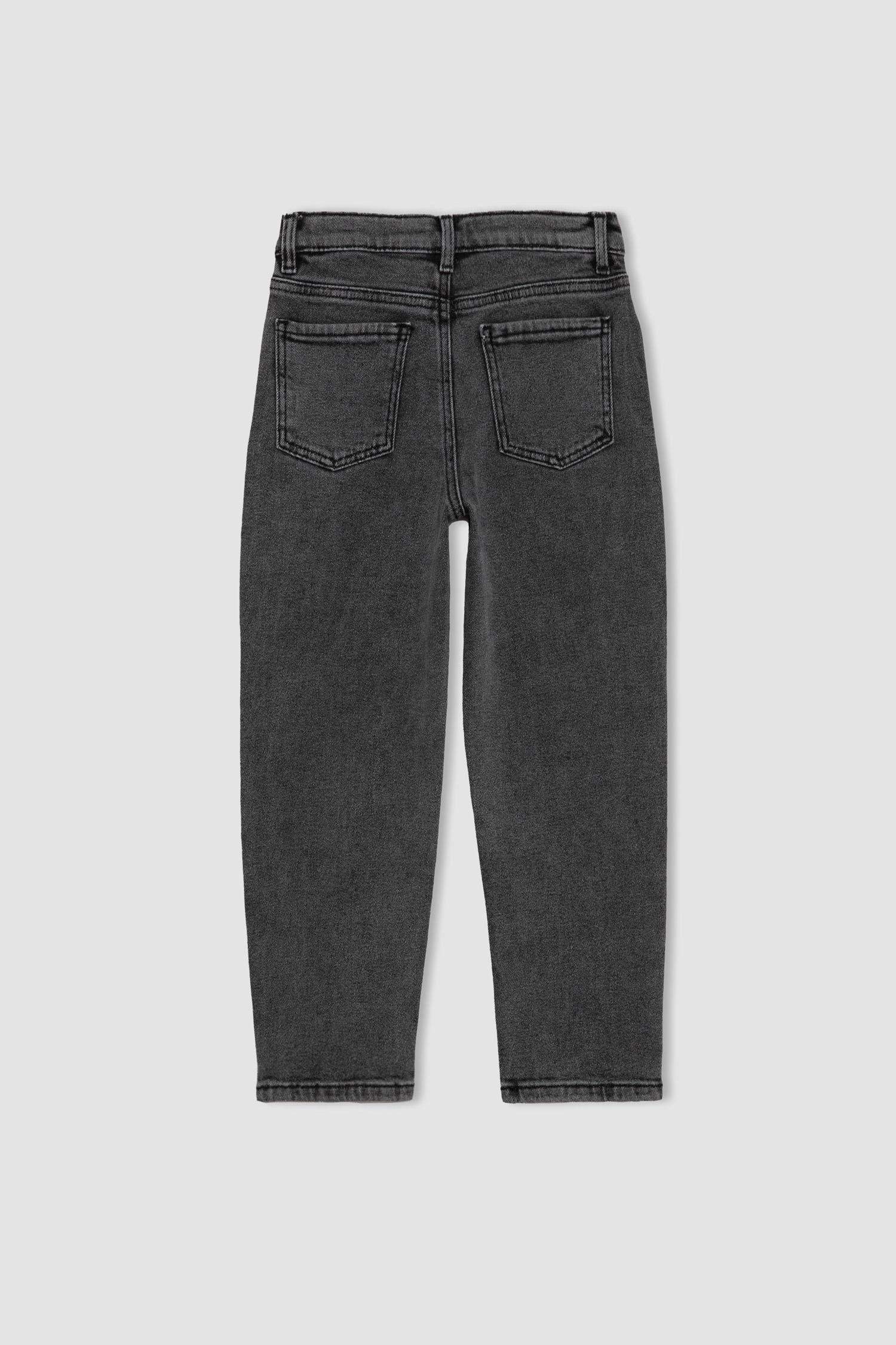 Boy Loose Fit Jeans