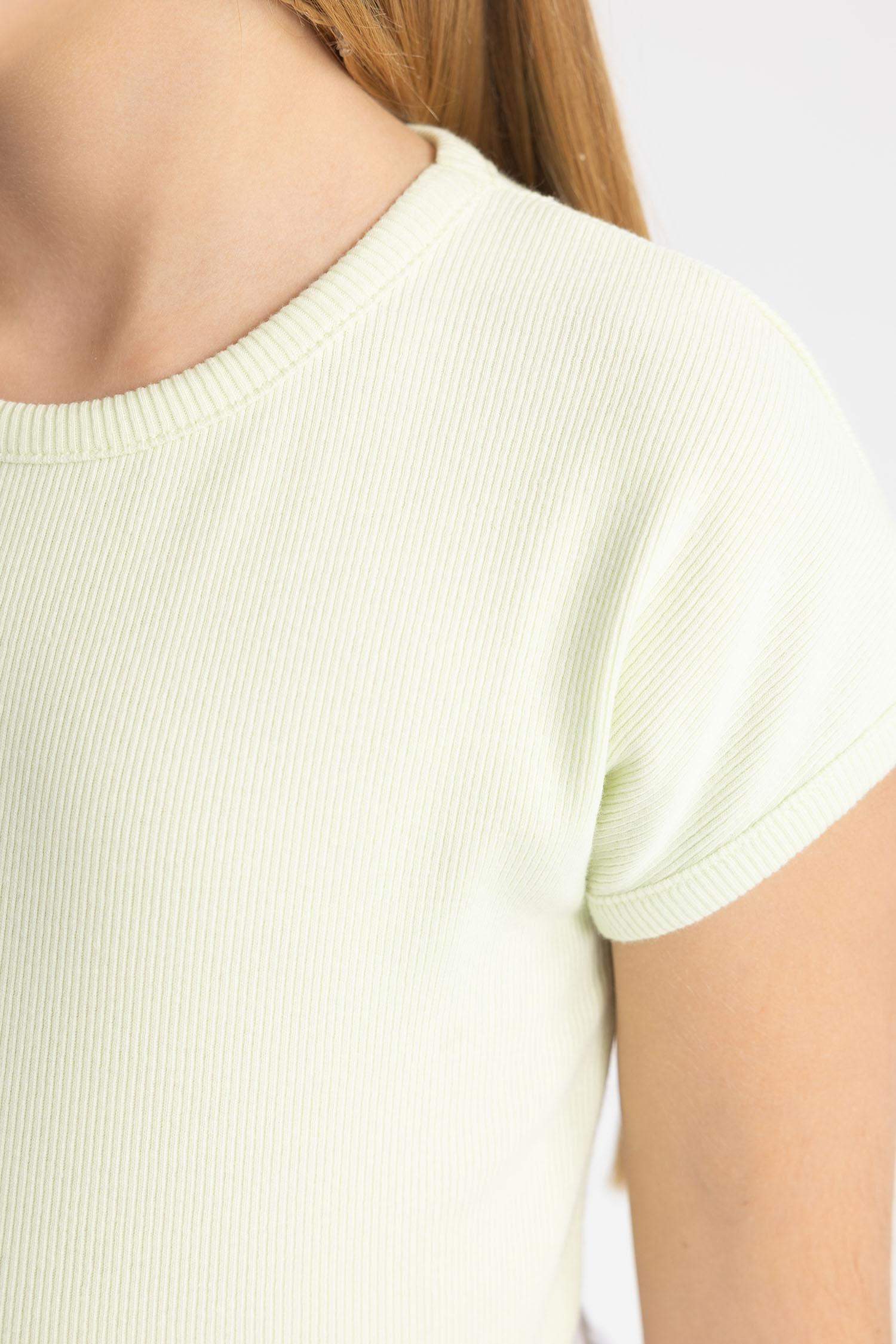 تيشيرت نص ردن بناتي مضلع سليم فيت