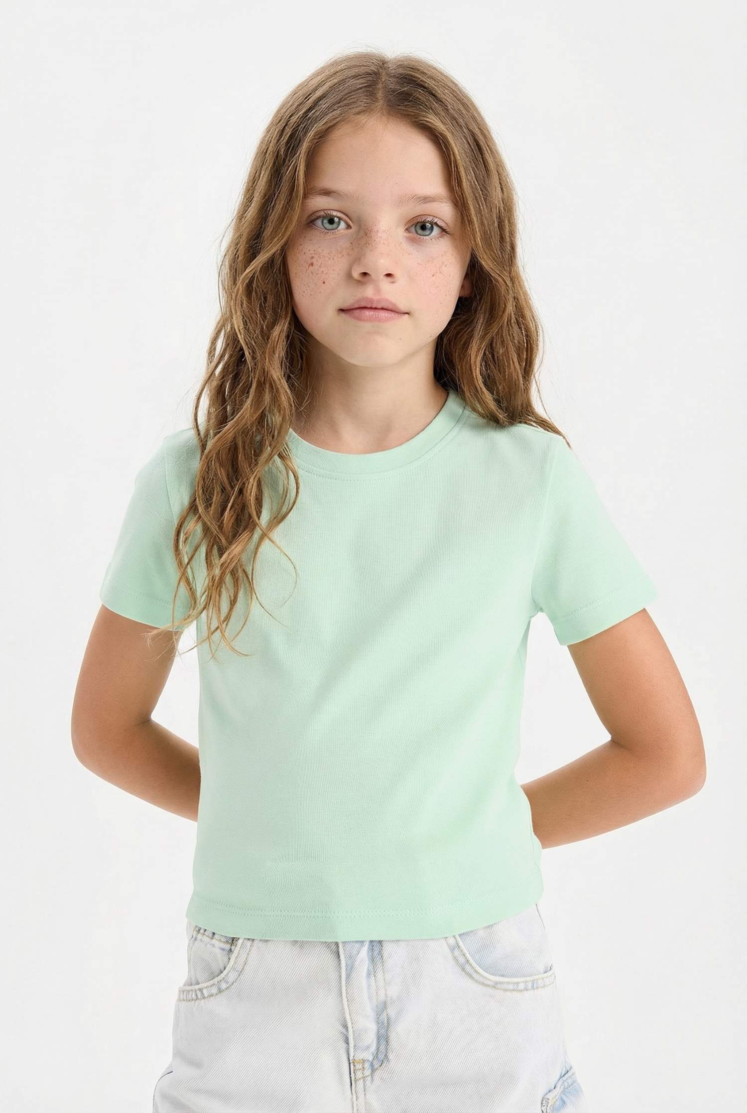 Қыздарға дөңгелек жаға қысқа жеңді Қысқа жеңді футболка