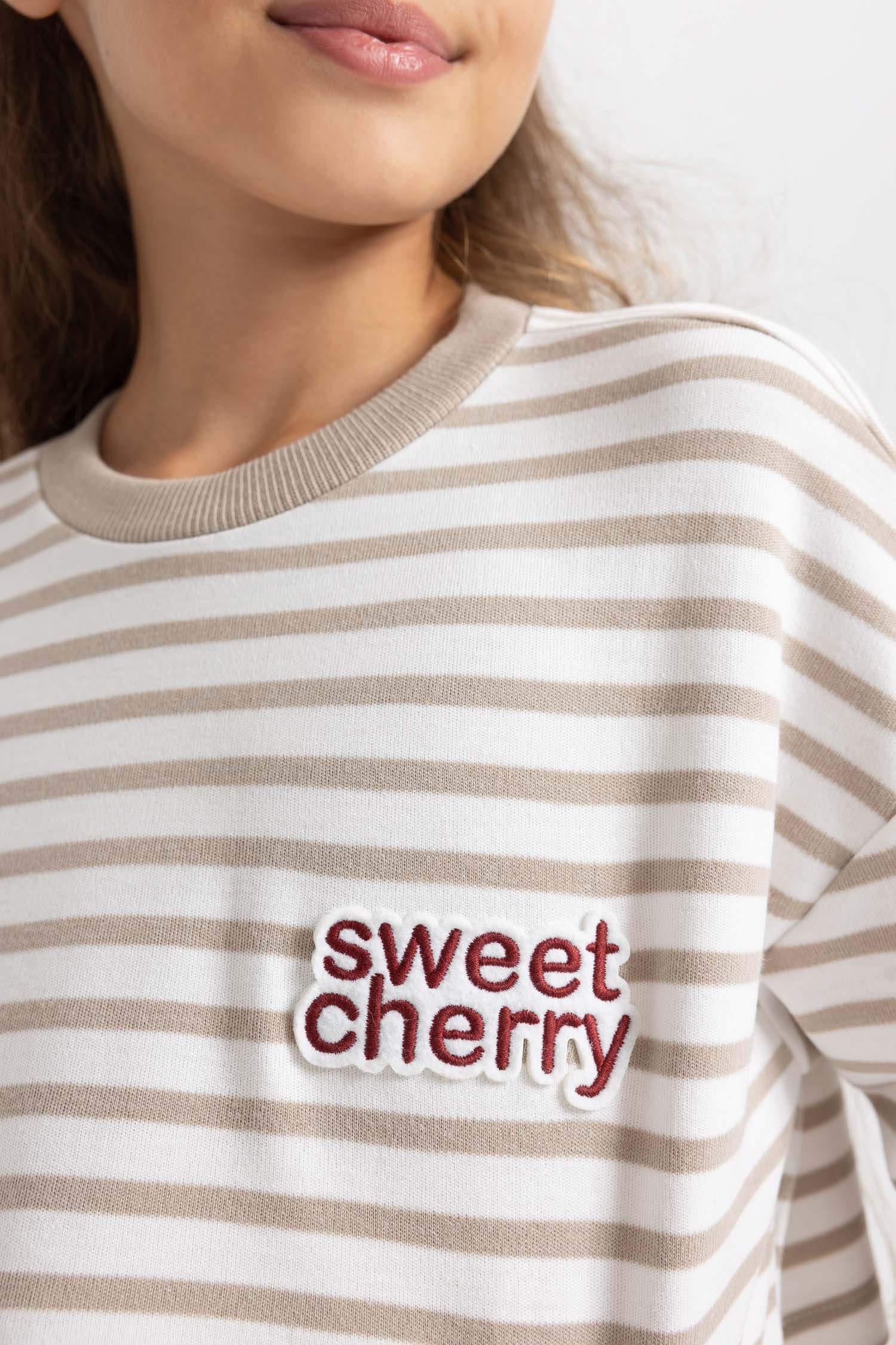 Girl Crew Neck Crop Striped Sweatshirt