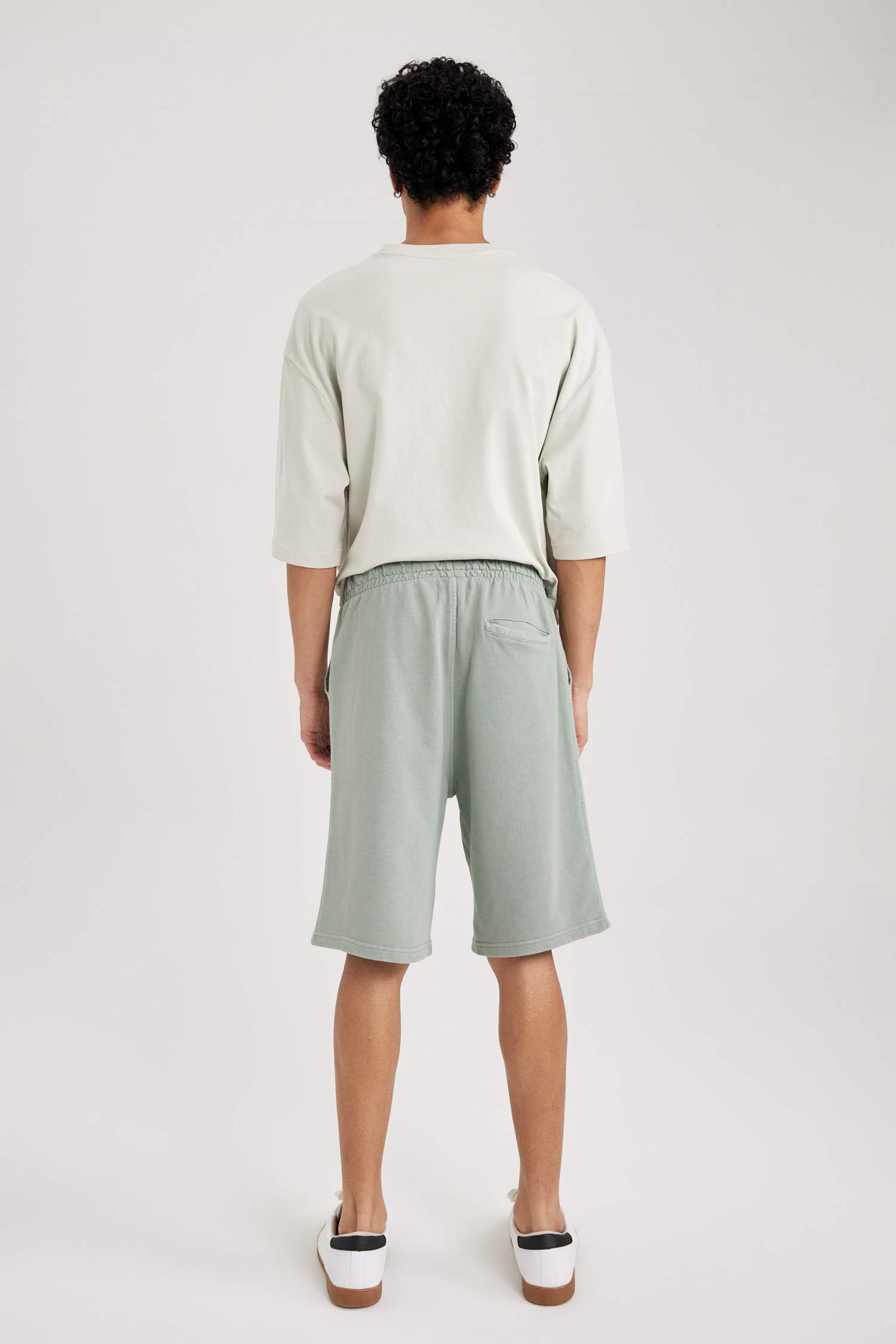 شورت قصة عادية