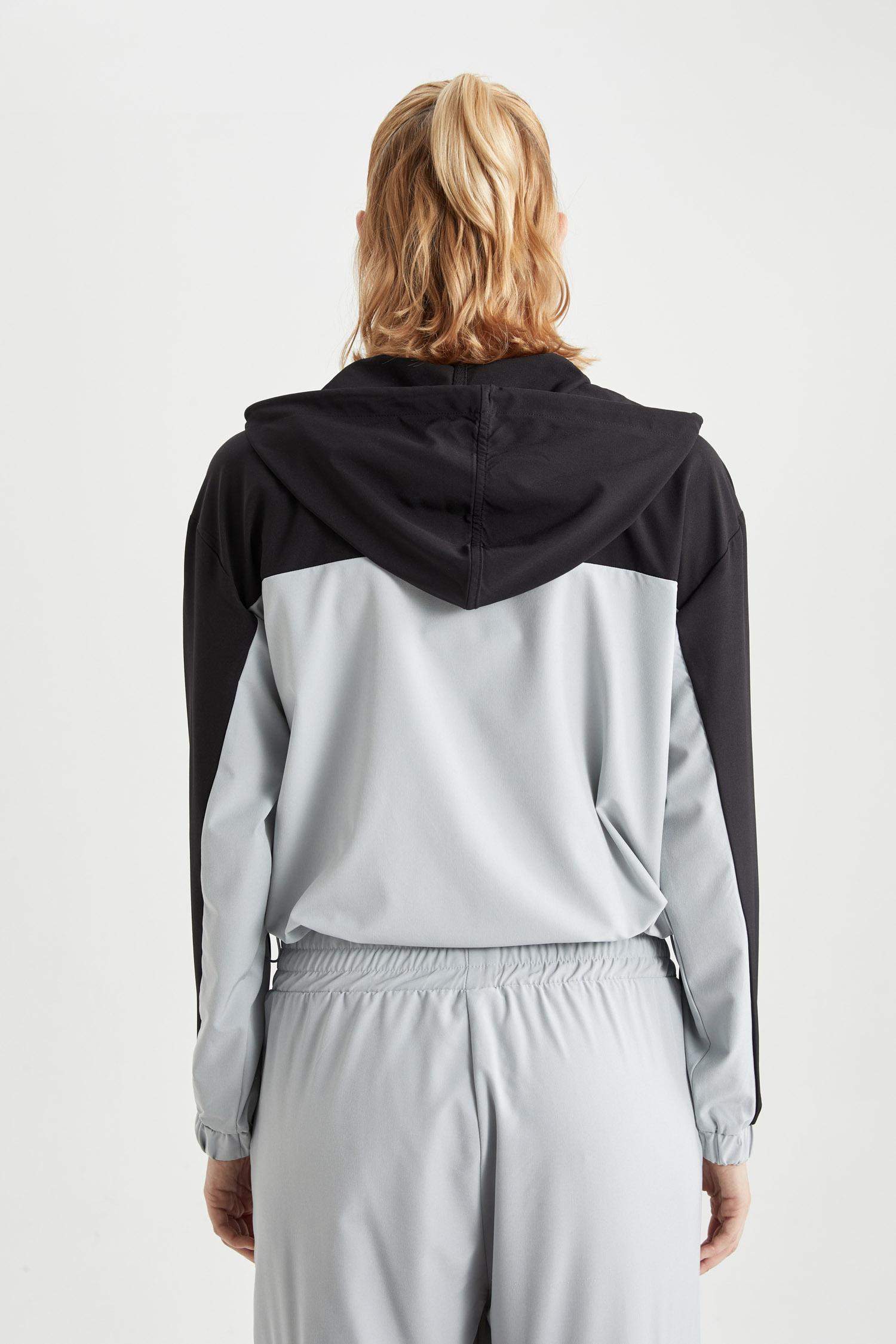 سويتر منسوج قصة عادية بكابيشون