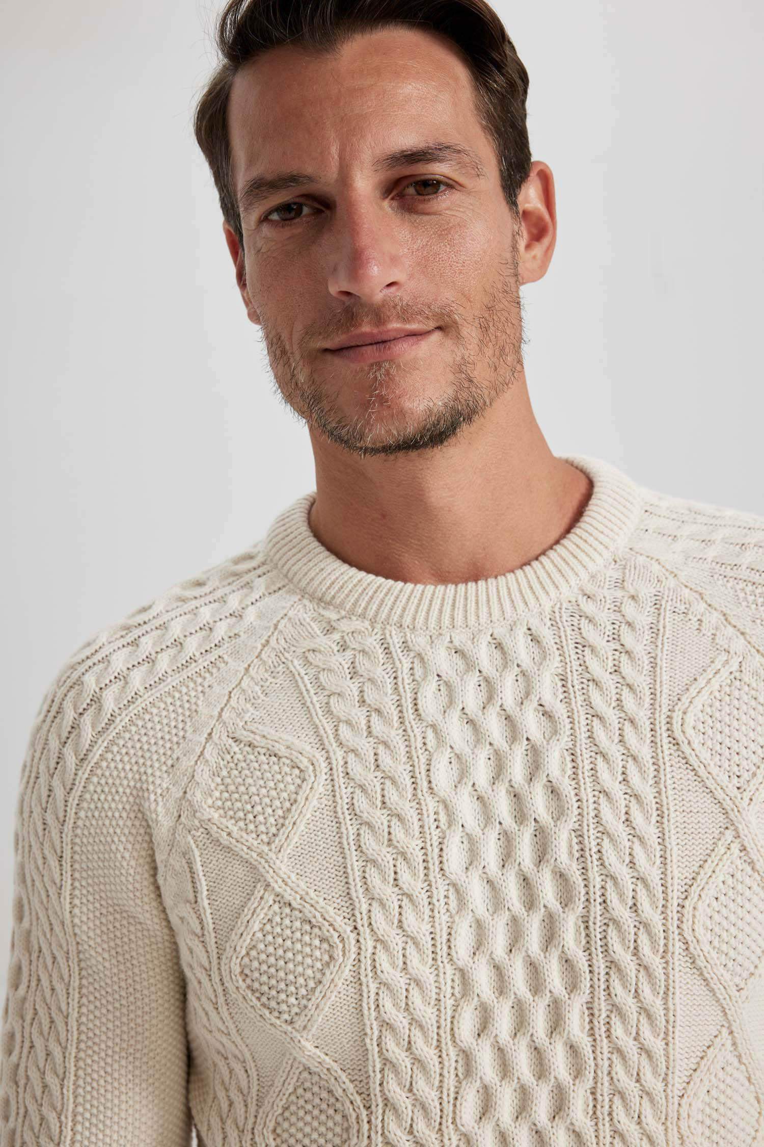 Standard Fit Crew Neck Knitwear Pullover