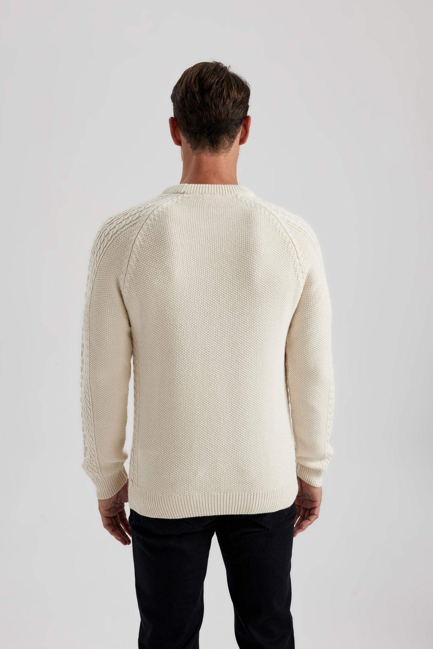 Standard Fit Crew Neck Knitwear Pullover