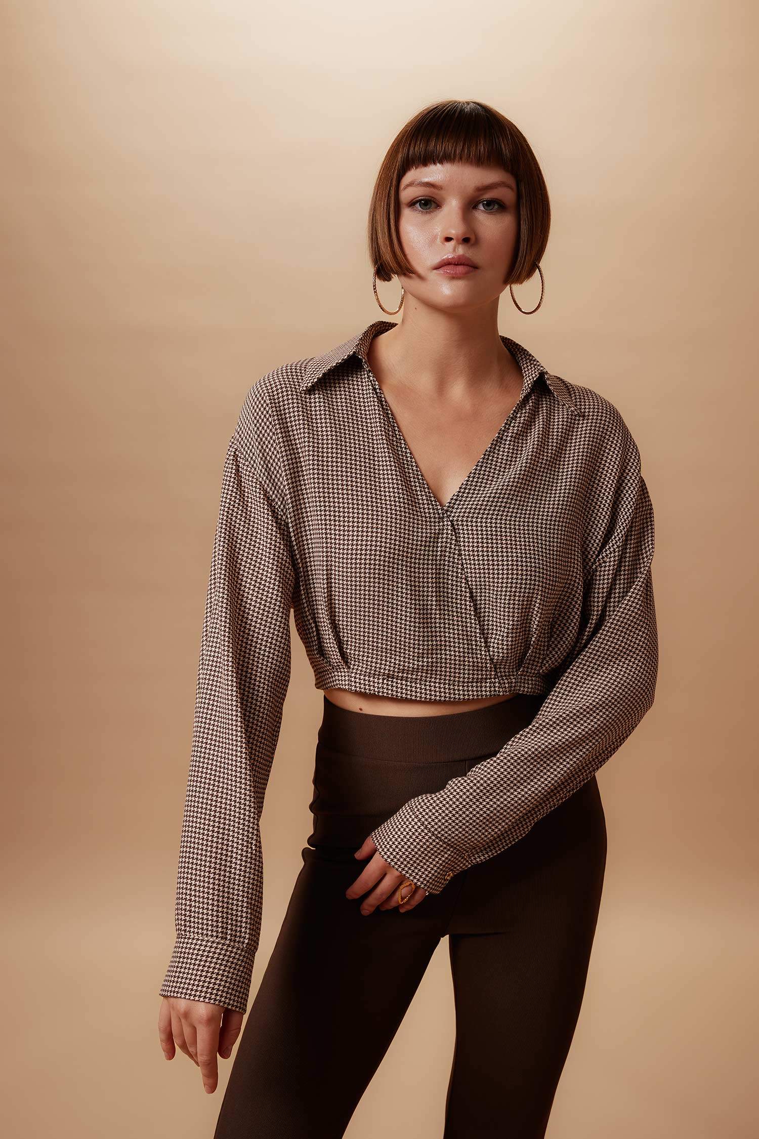 Chemisiers à manches longues Coupe raccourcie Col Cache-coeur