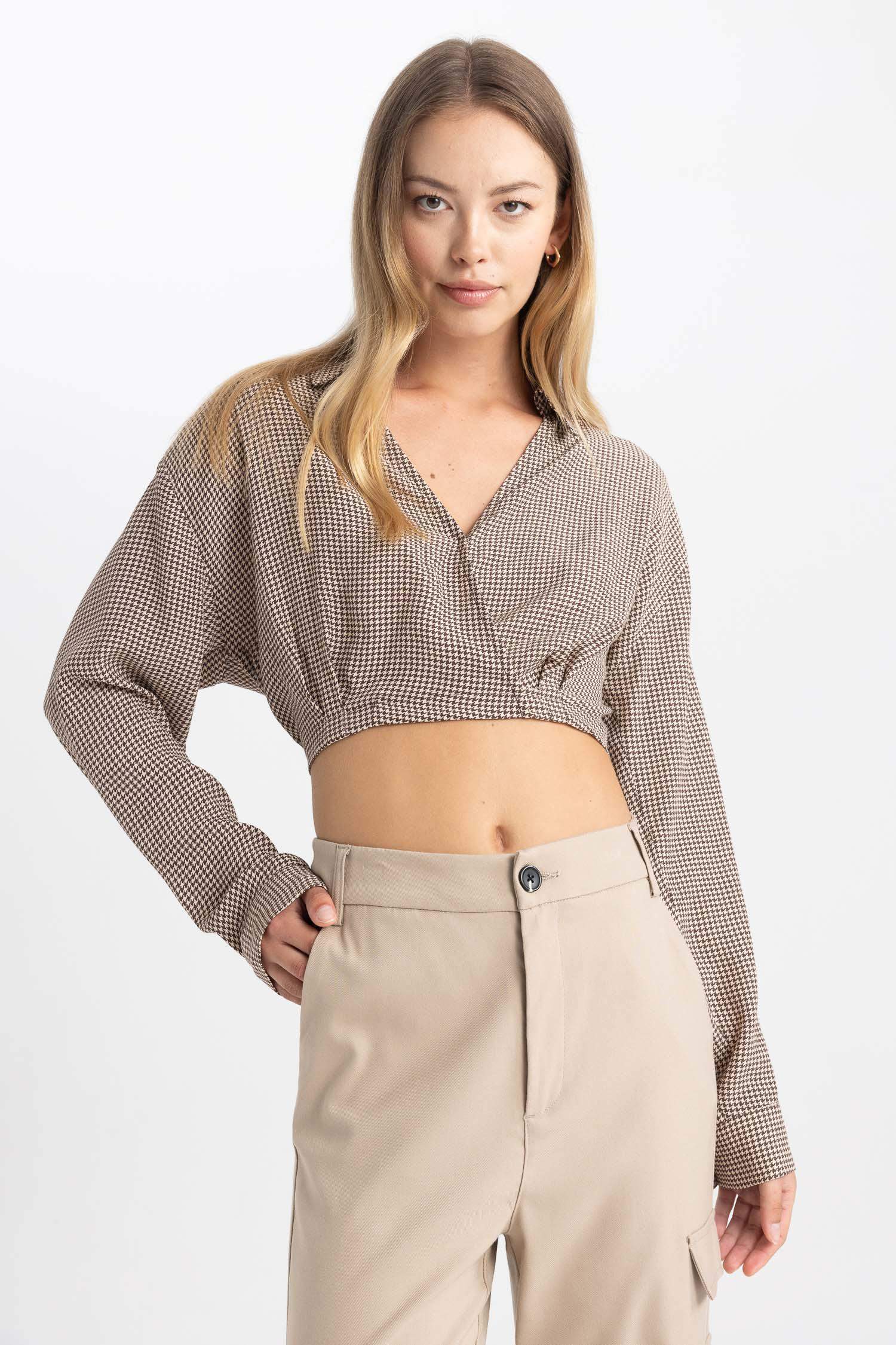 Chemisiers à manches longues Coupe raccourcie Col Cache-coeur