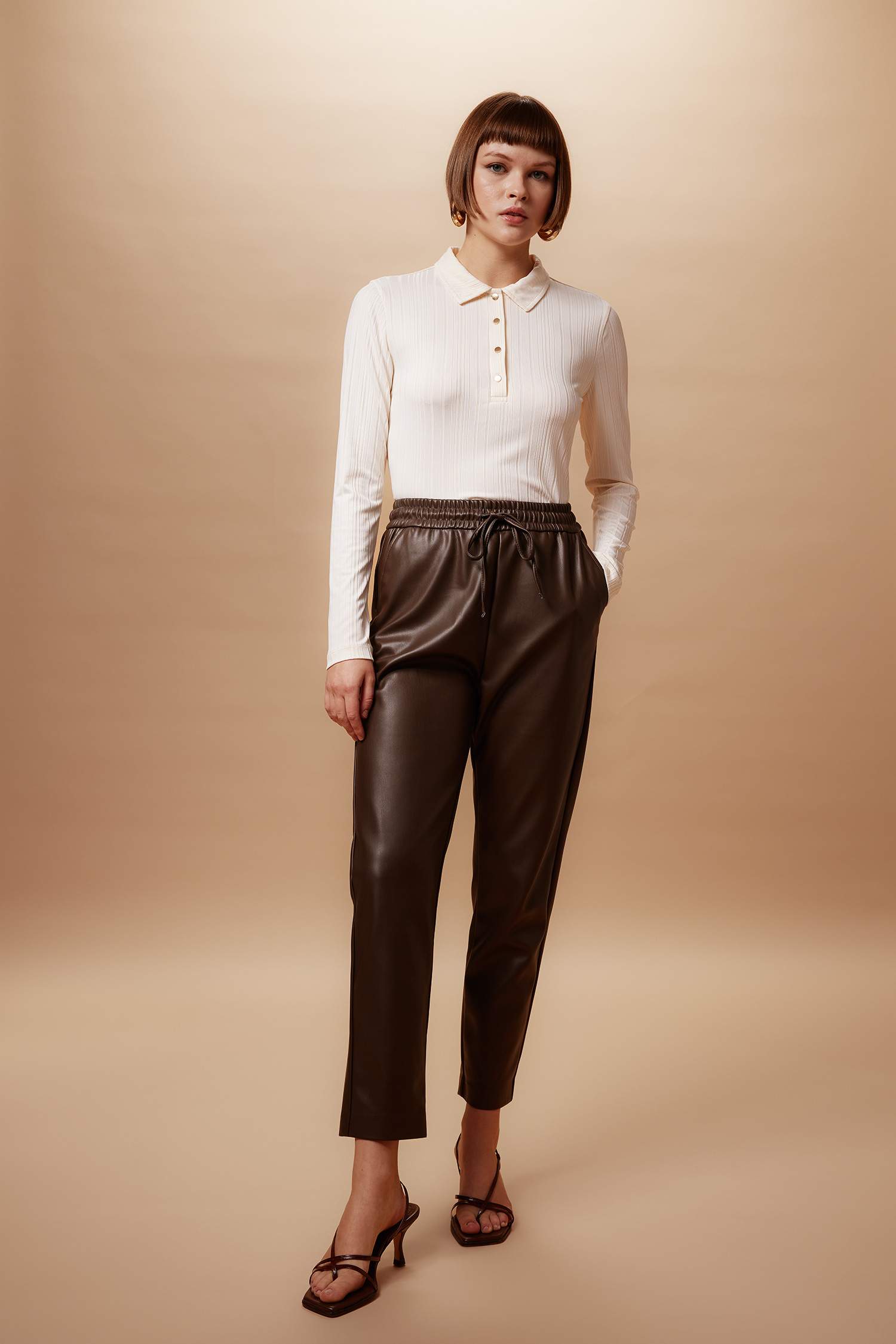 Футболка-поло приталенного кроя с длинным рукавом