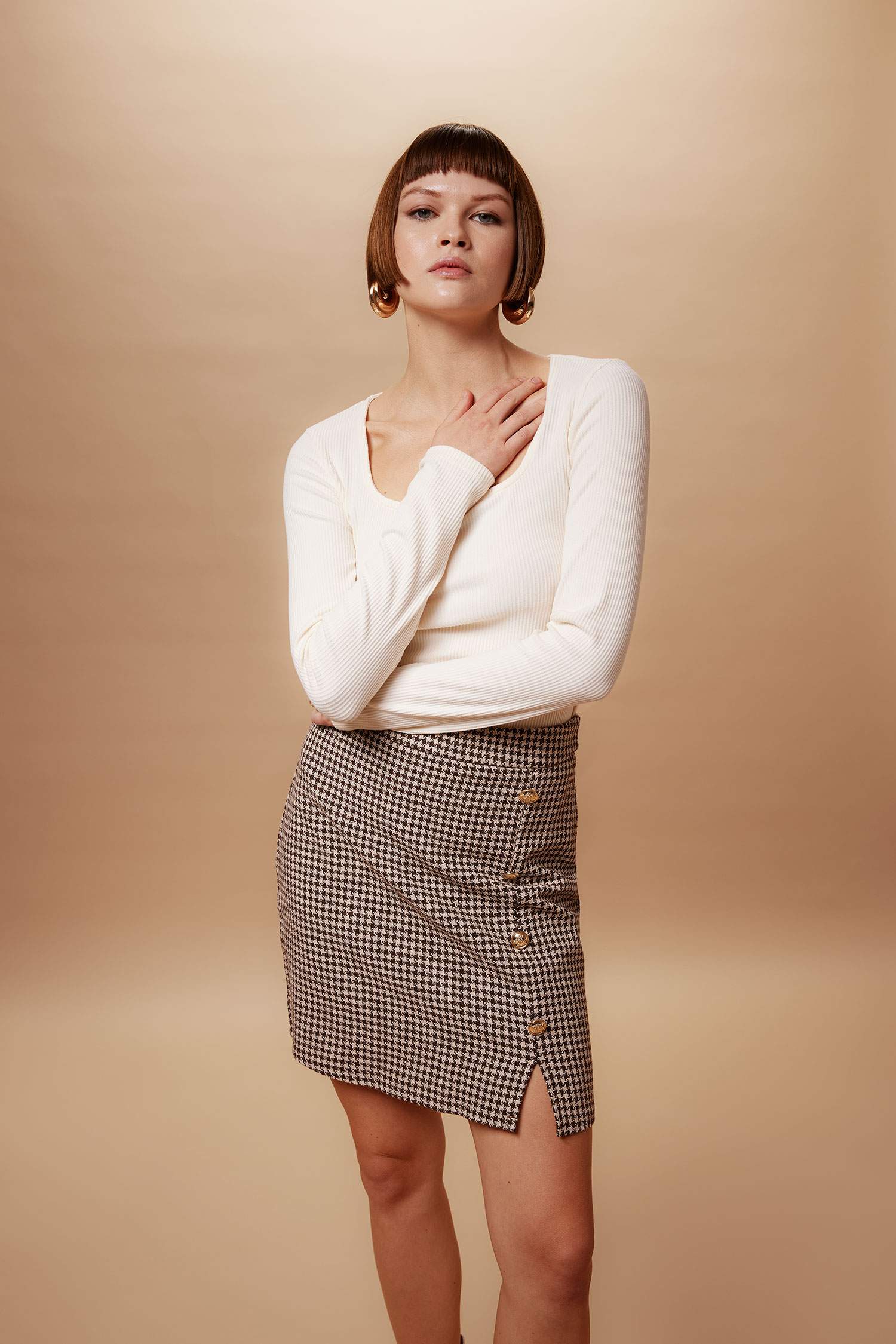 تي شيرت كم طويل سليم فيت بياقة مربعة