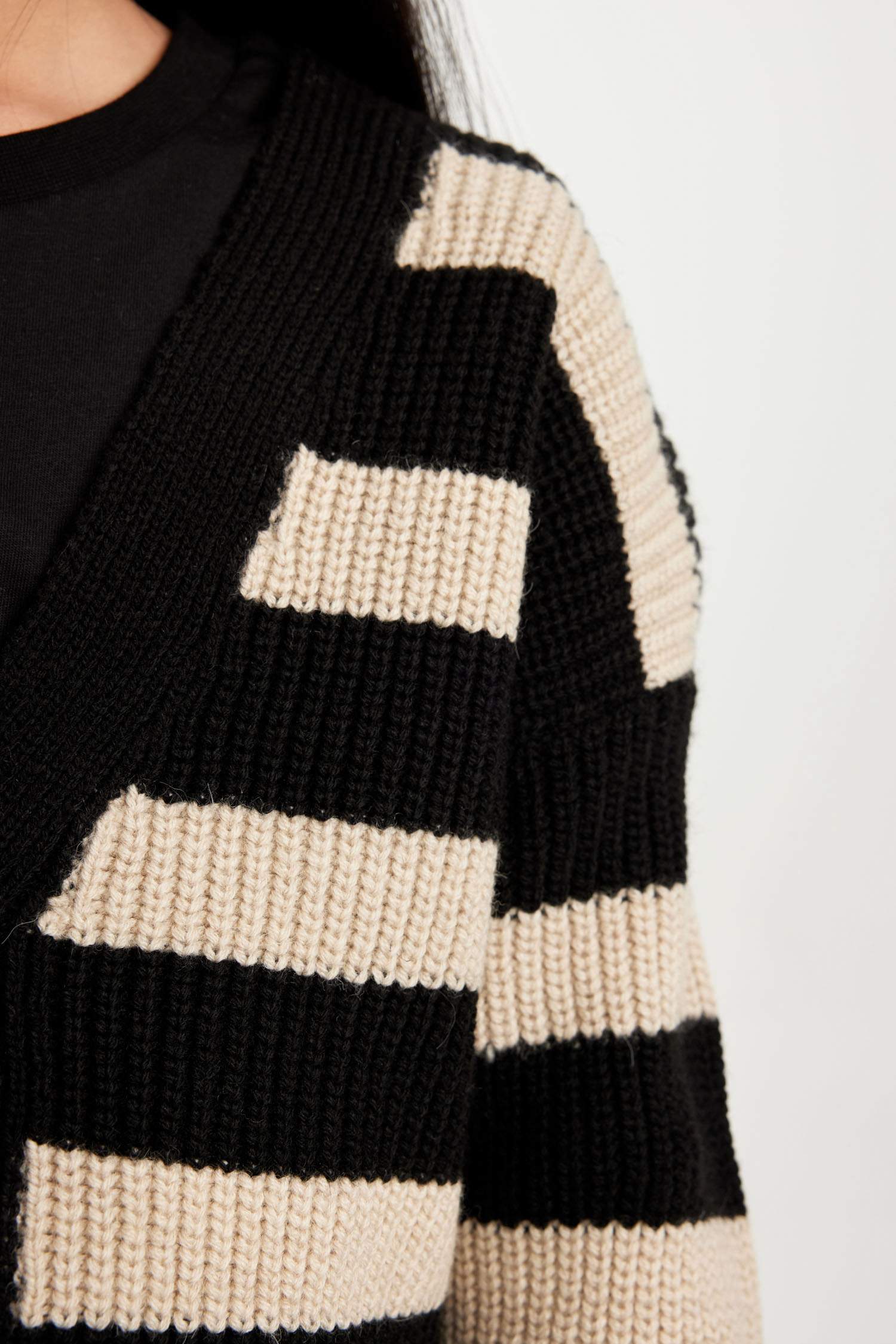 Regular Fit V-Neck Cardigan