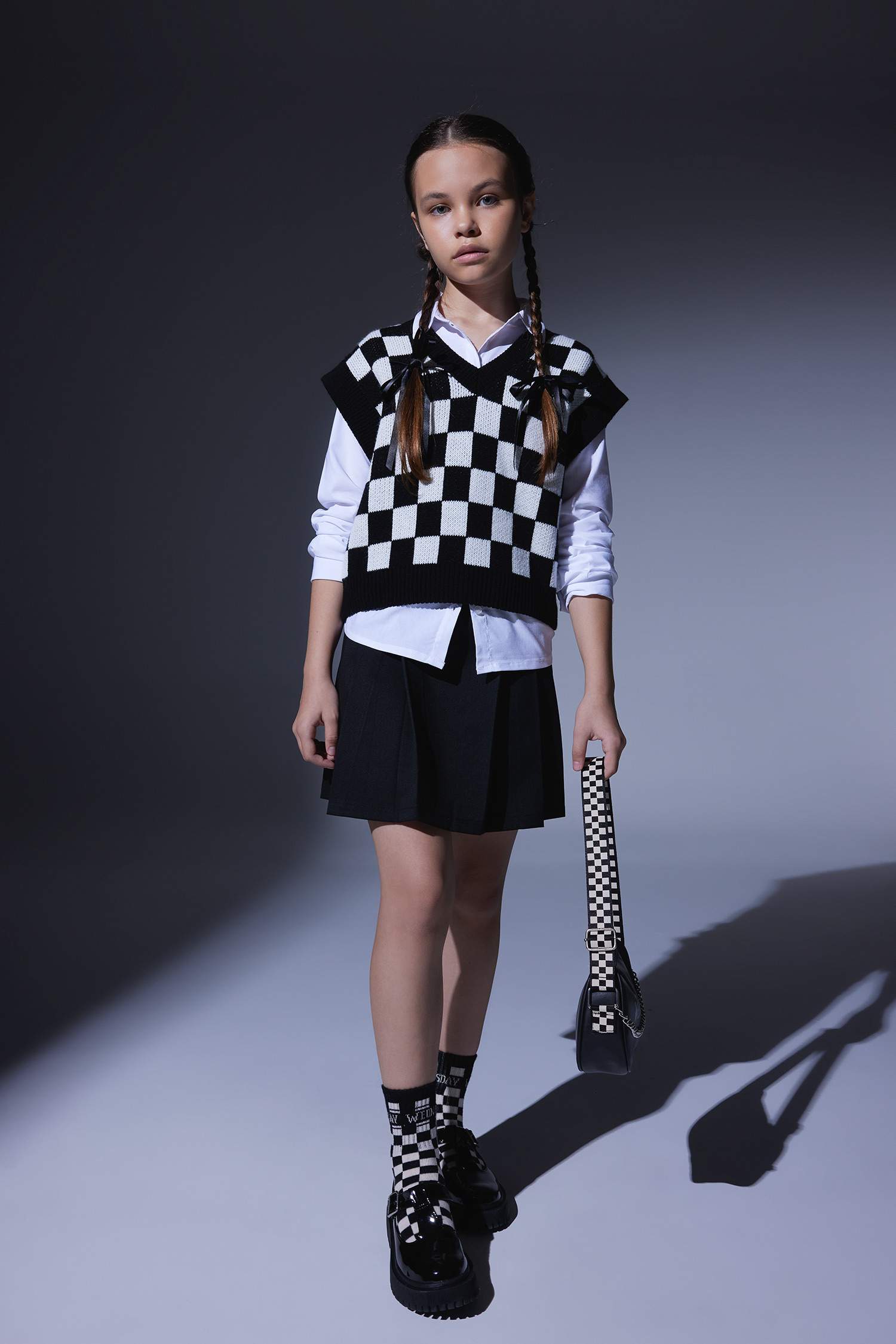 Свитер приталенного кроя для девочек