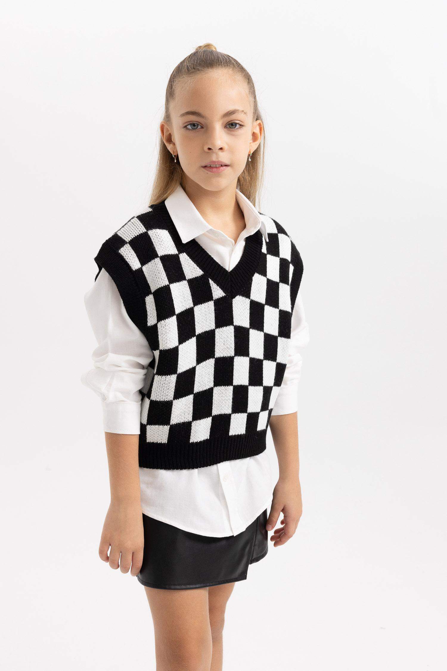 Свитер приталенного кроя для девочек